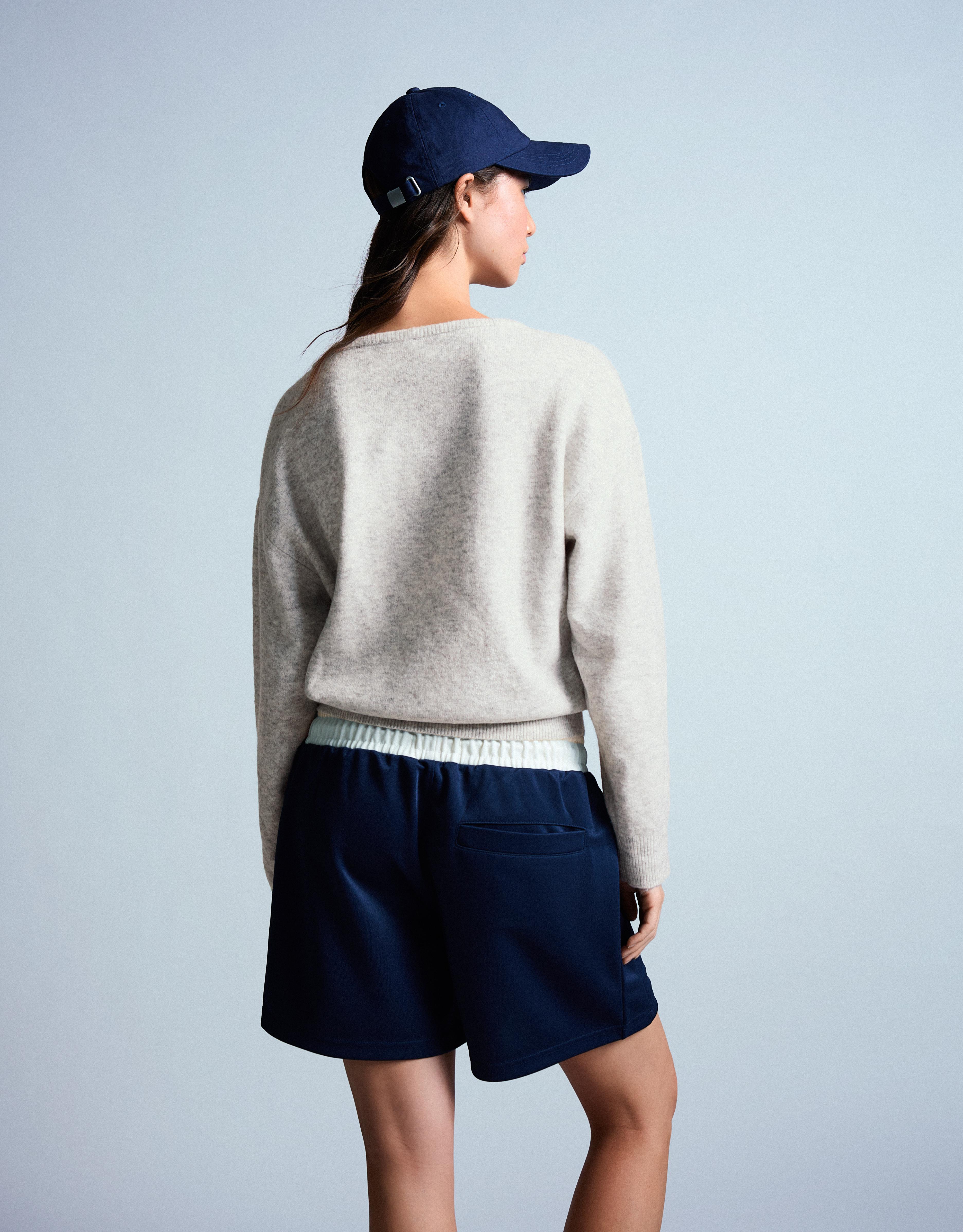 Oversize V-neck soft touch sweater — Grey