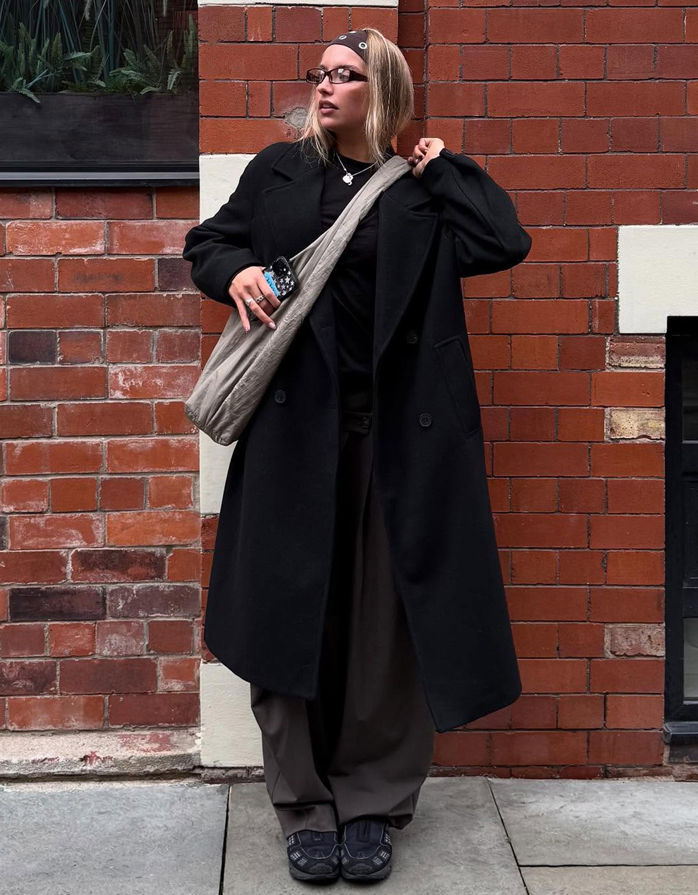 Bershka Langer Mantel Mit Überschnittenen Schultern Damen Xxs Schwarz