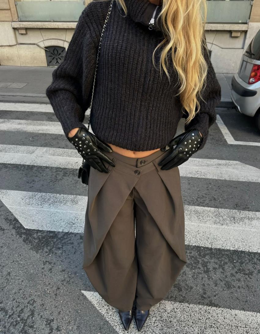 Studded leather effect gloves-Black