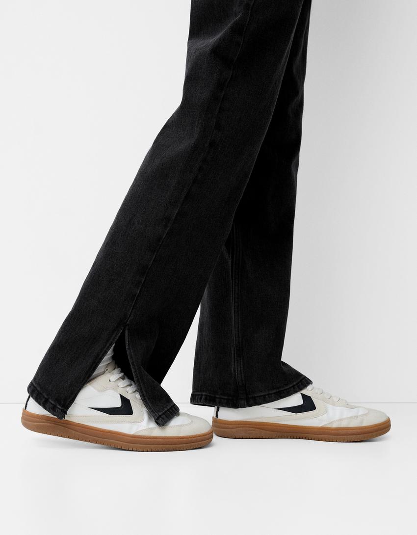 מכנסי ג'ינס מתרחבים עם מכפלות מפוצלות-שחור-3