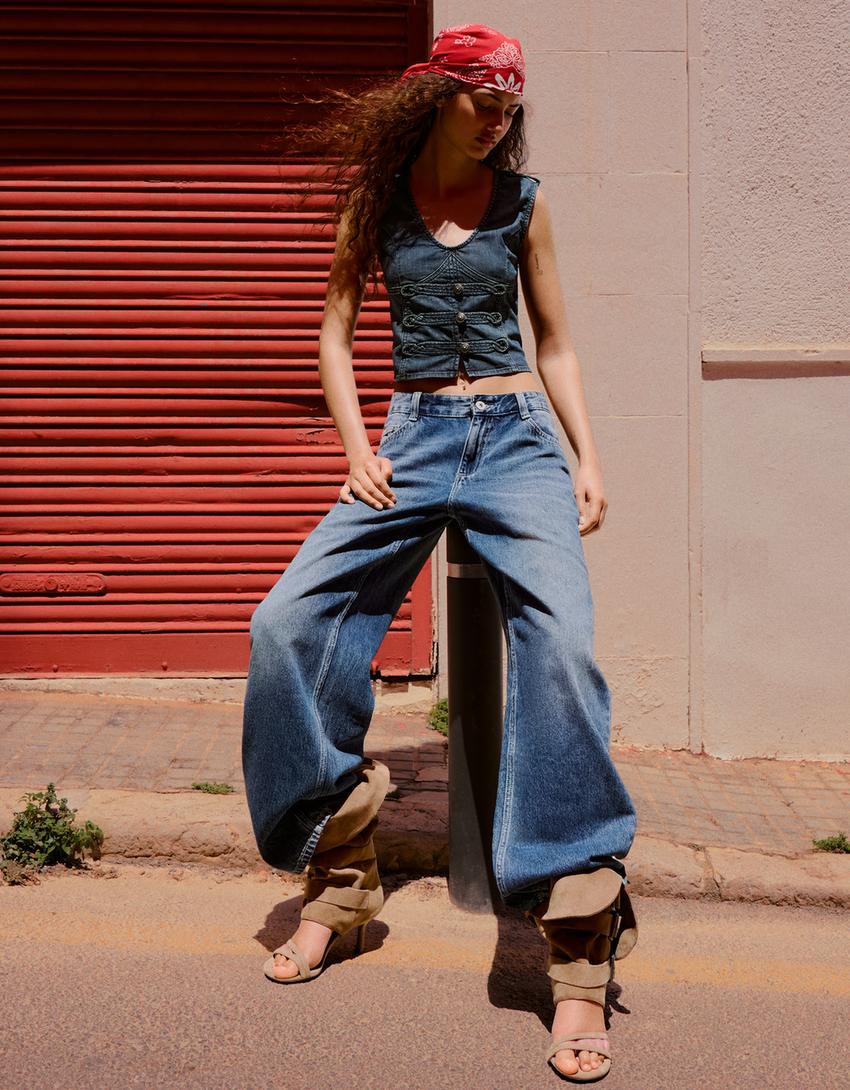 Denim buttoned waistcoat-Light blue