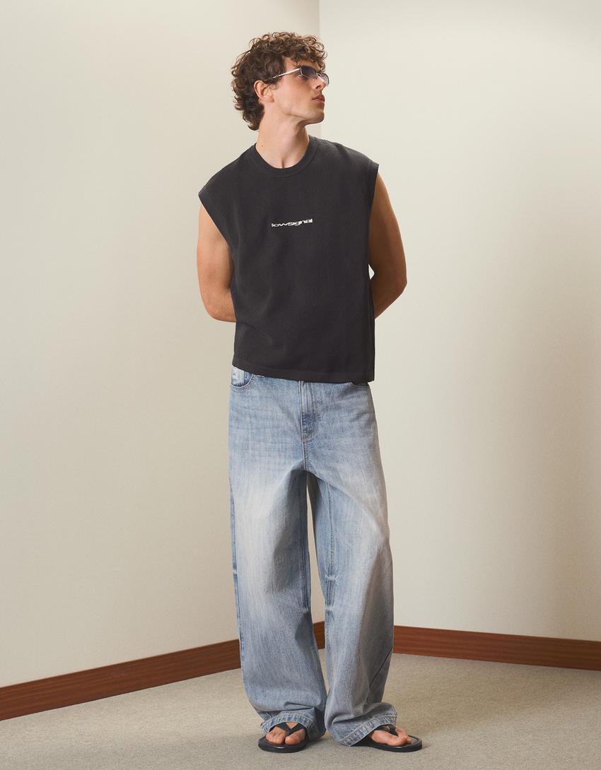 Embroidered sleeveless T-shirt-Black