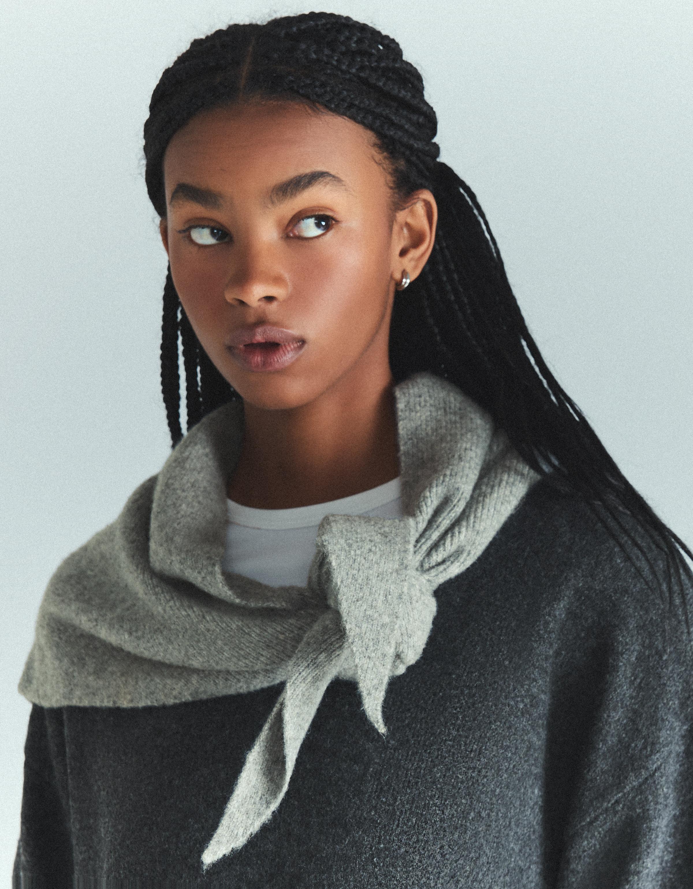 Bershka Gestricktes Halstuch Damen Grau