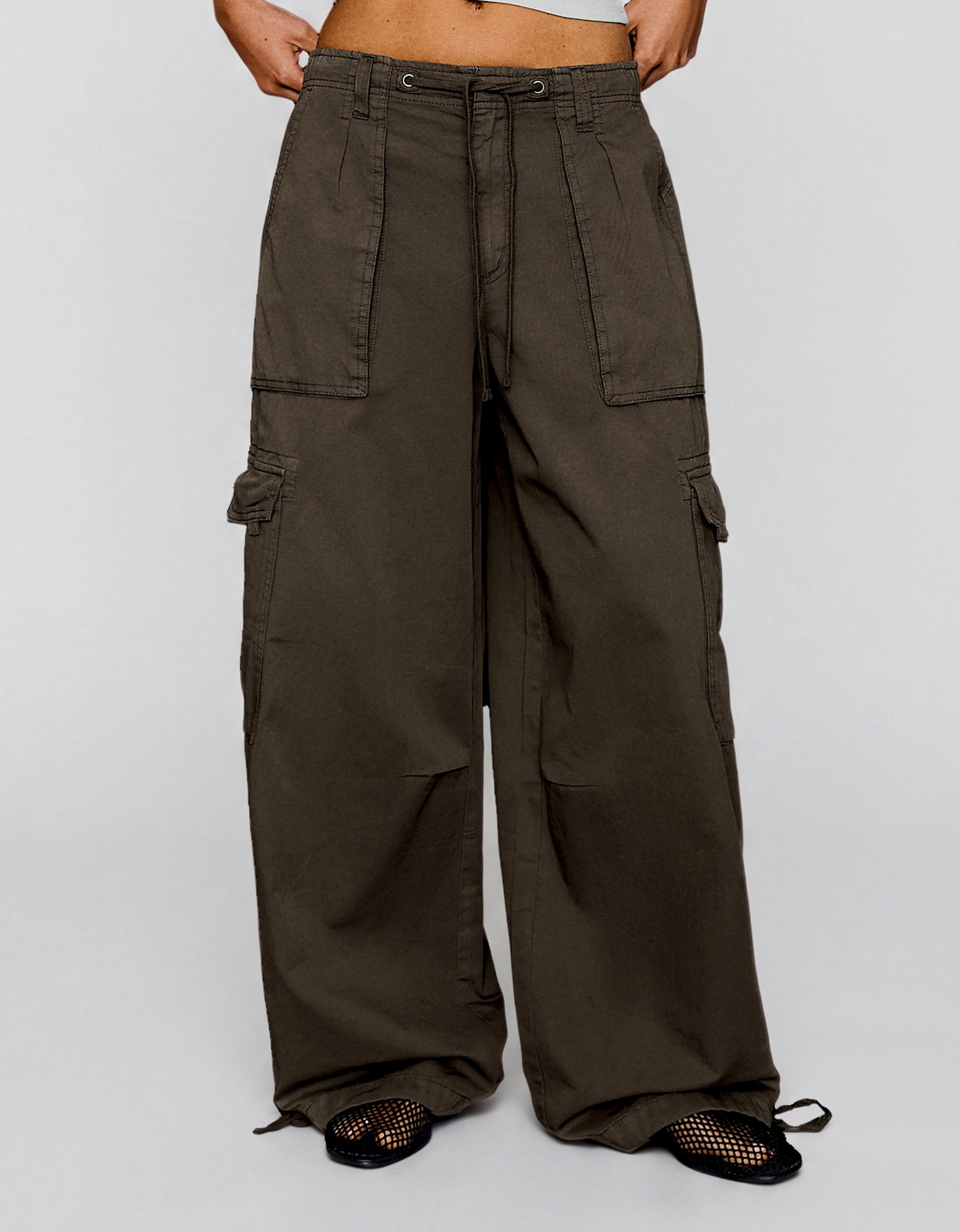 Parachute cargo trousers — Sand