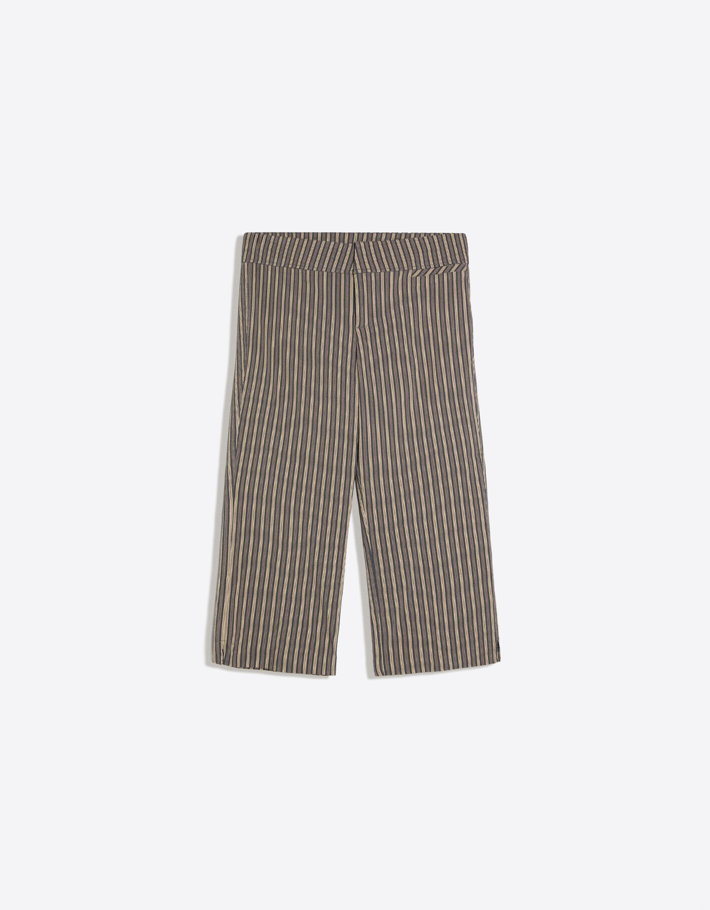 Capris with split hems — Brown