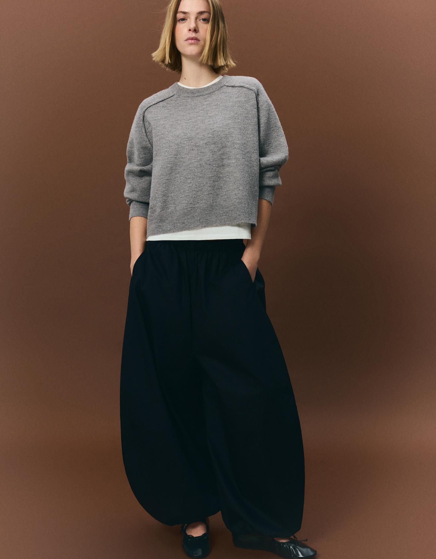 Bershka sweter dzianinowy ze szwami szary