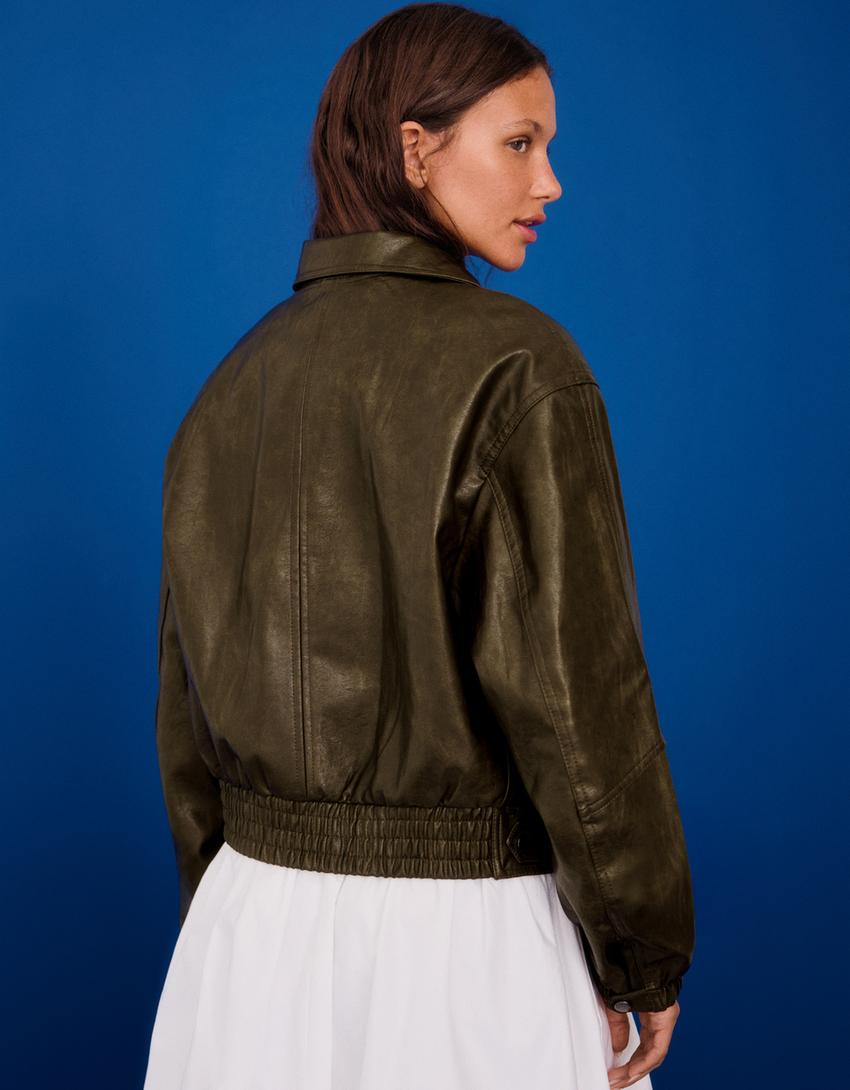 Jaket kulit imitasi dengan kerah-Khaki