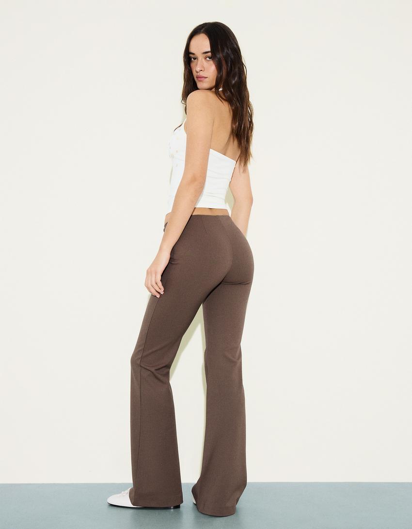 Pantalón flare tiro bajo-Visón