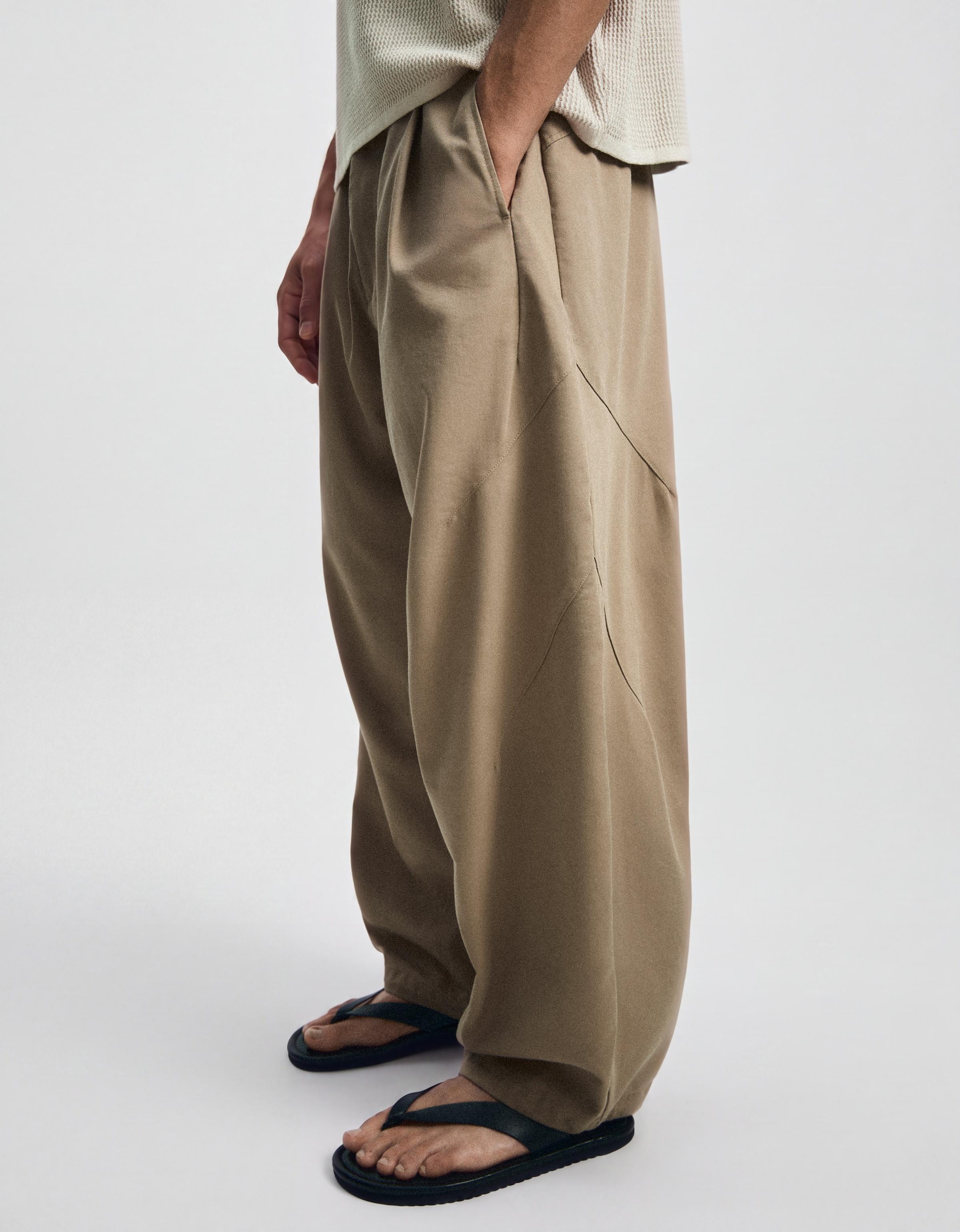 Darted barrel leg trousers — Grey