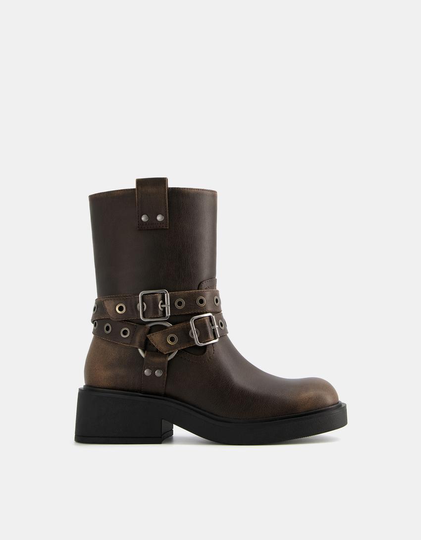 Botins motard com pormenor de fivelas-Marrom-6