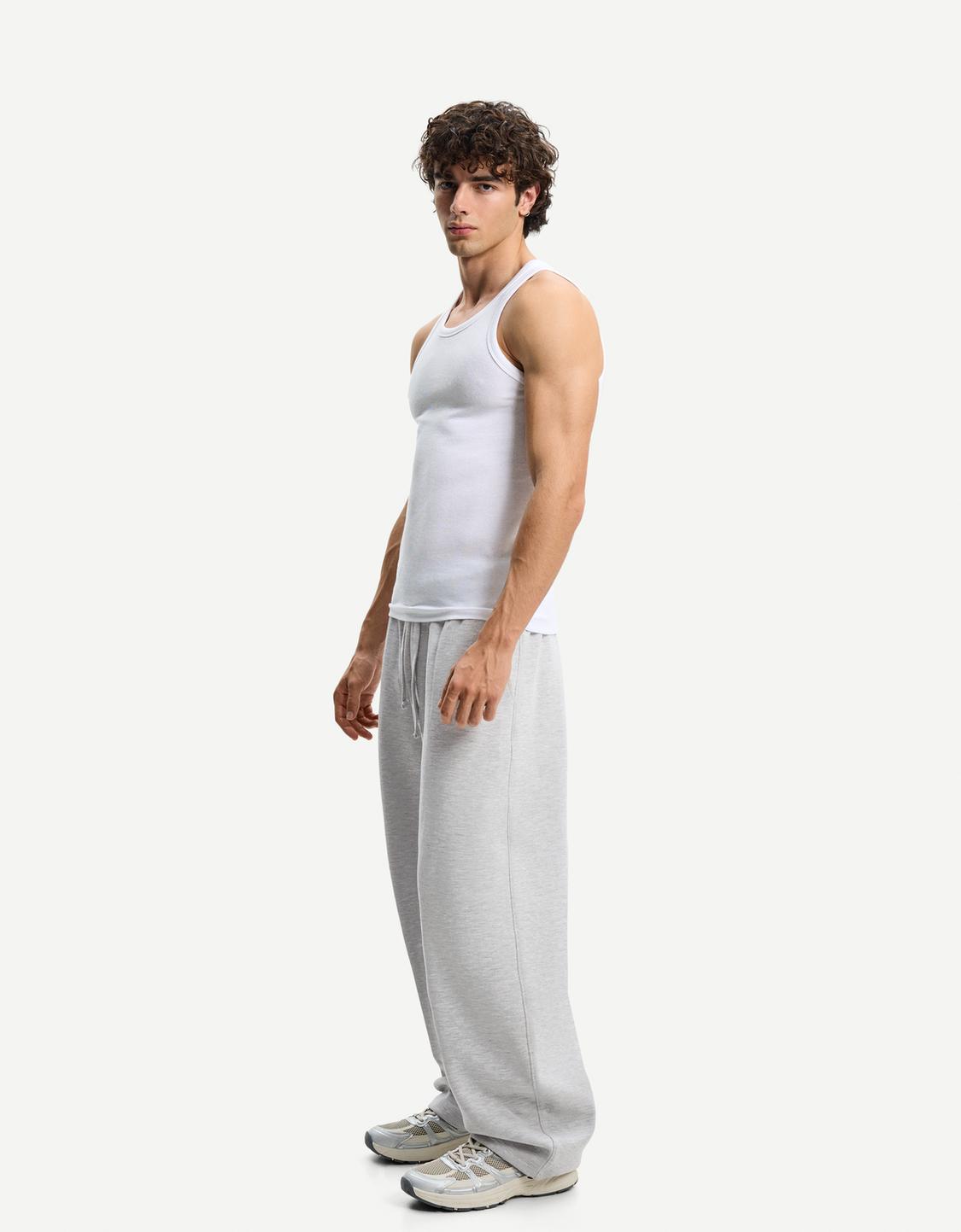 Balloon fit trousers