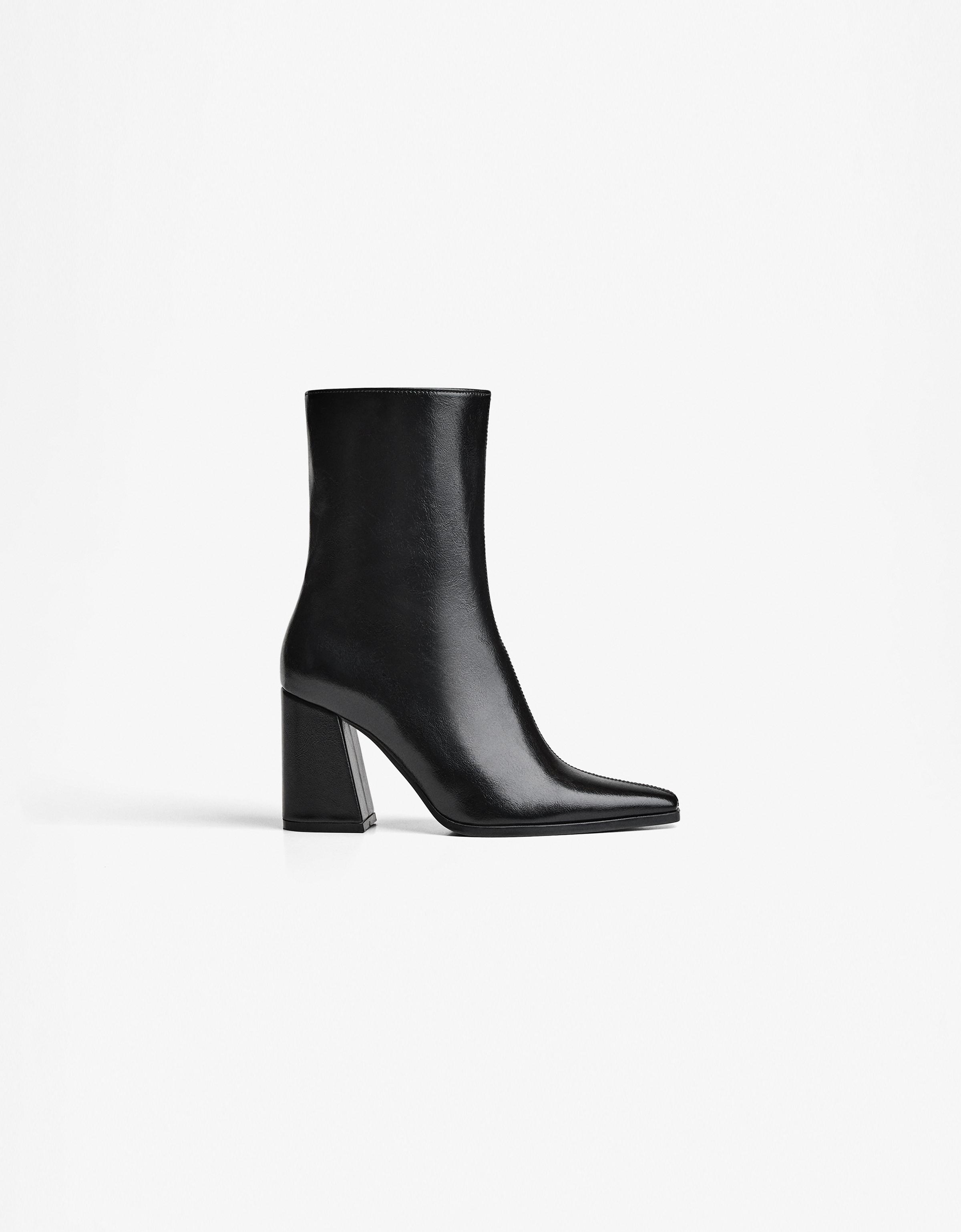 Block-heel ankle boots — BLACK