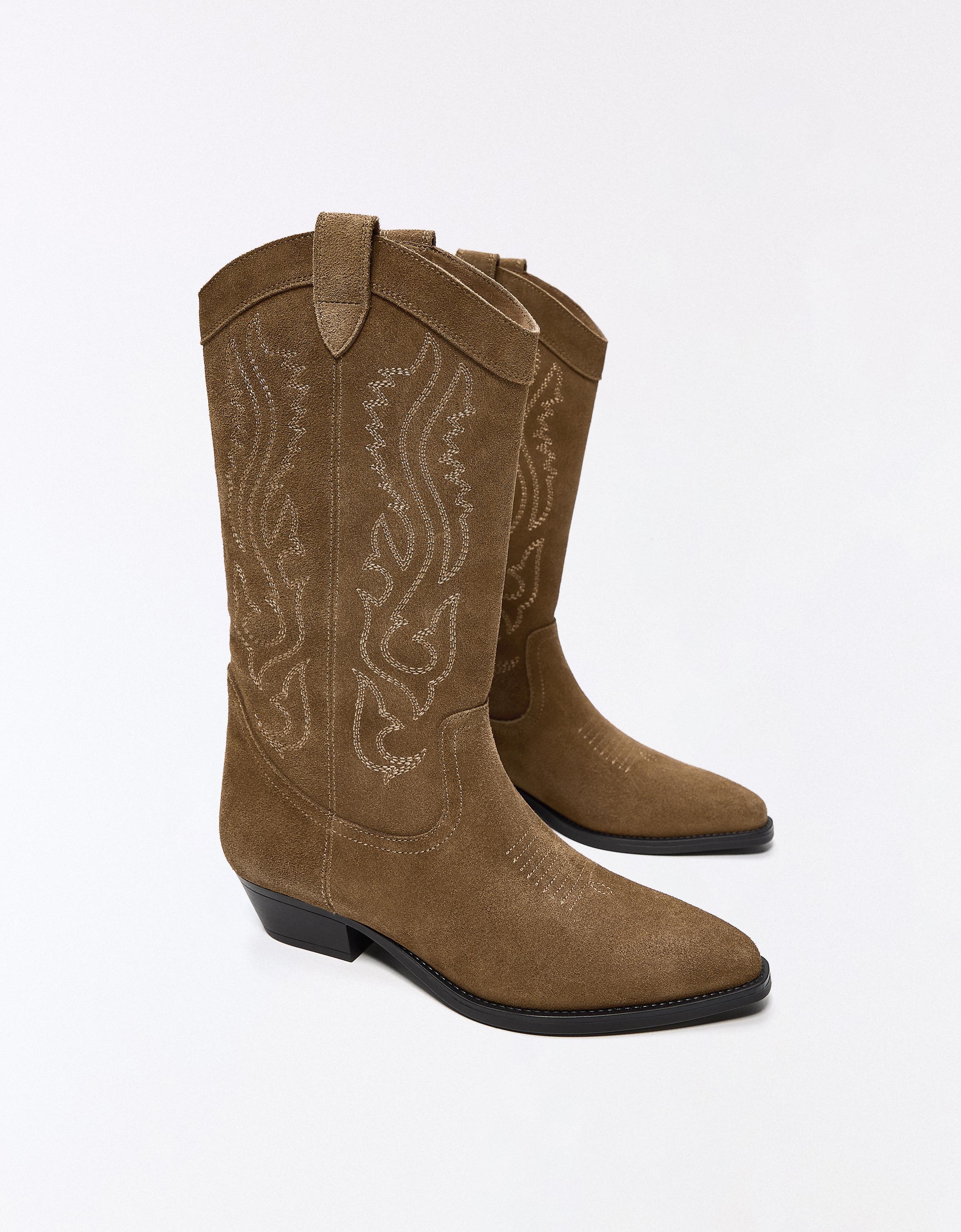 Flat leather cowboy boots — Tan