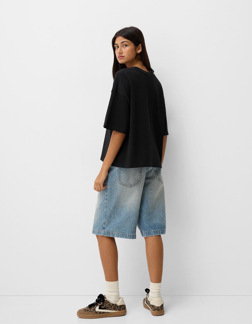 تيشرت بقصّة مربعة وأكمام قصيرة-أسود-1