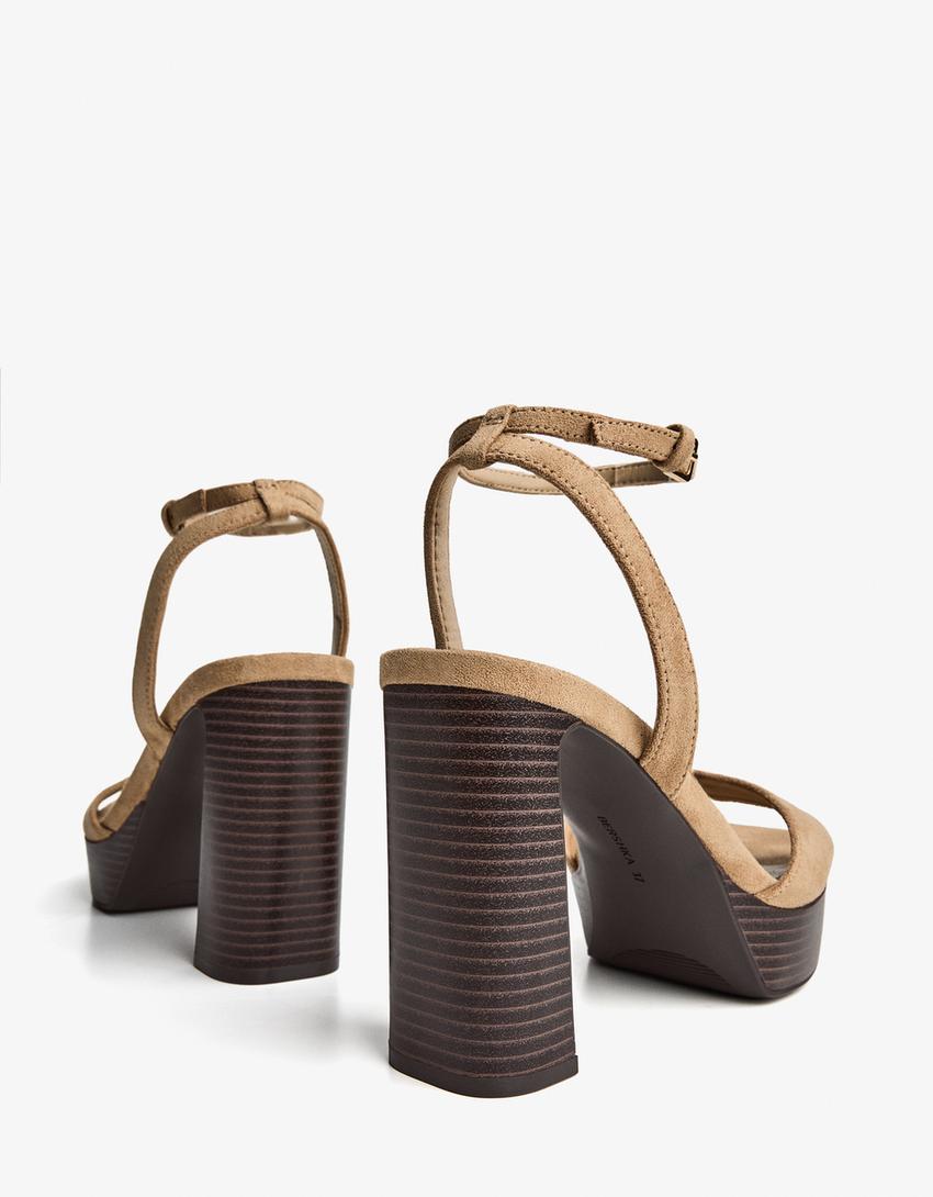 Sandália tacão plataforma-Cru