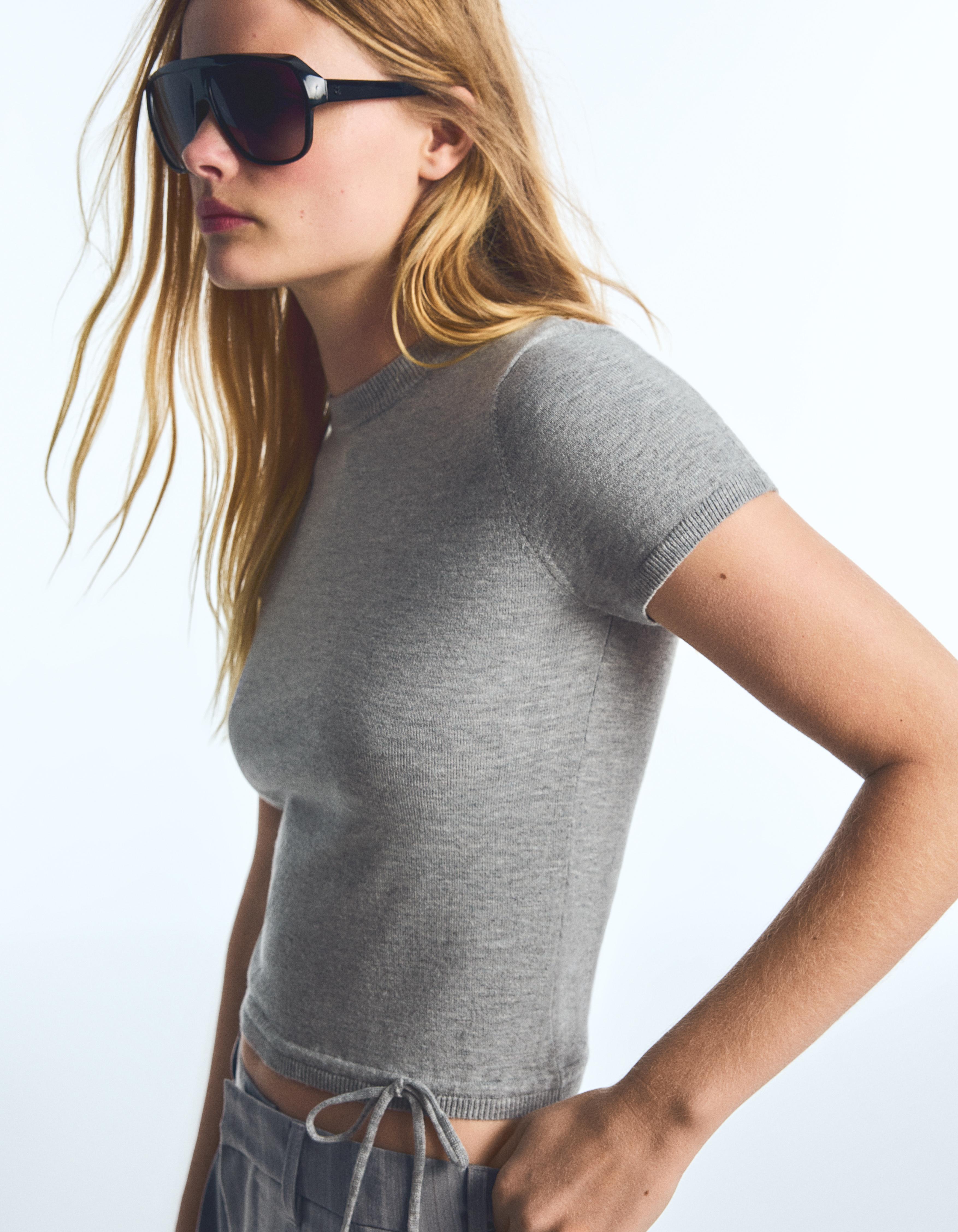 Short-sleeved round neck knit jumper — Grey