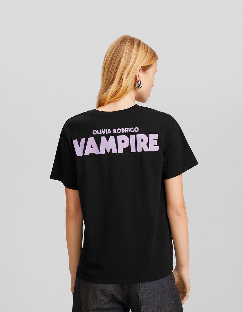 T-shirt Olivia Rodrigo manga curta estampado-Preto-1