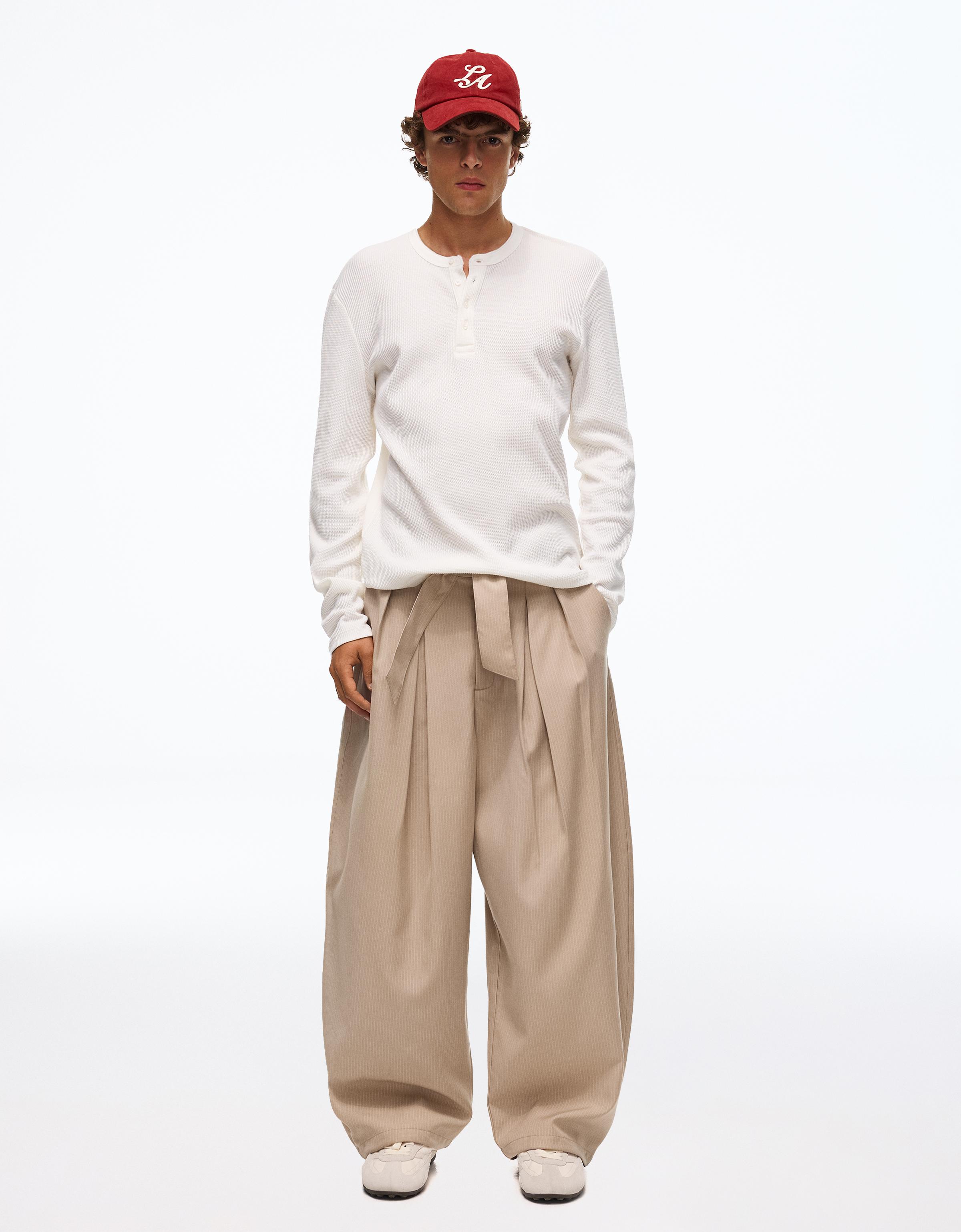Barrel-leg trousers with darts and belt — Sand