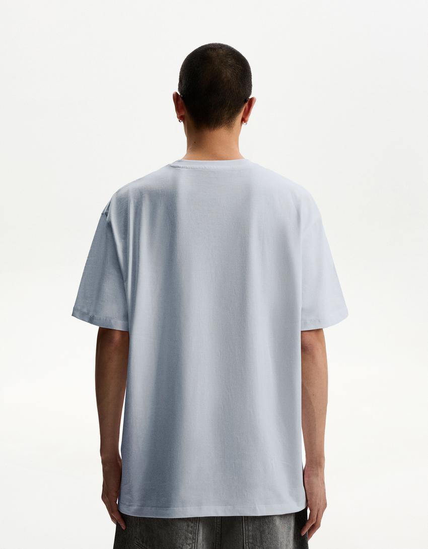 Krekliņš ‘Edward Scissorhands’ ar īsām piedurknēm-Gaiši zils