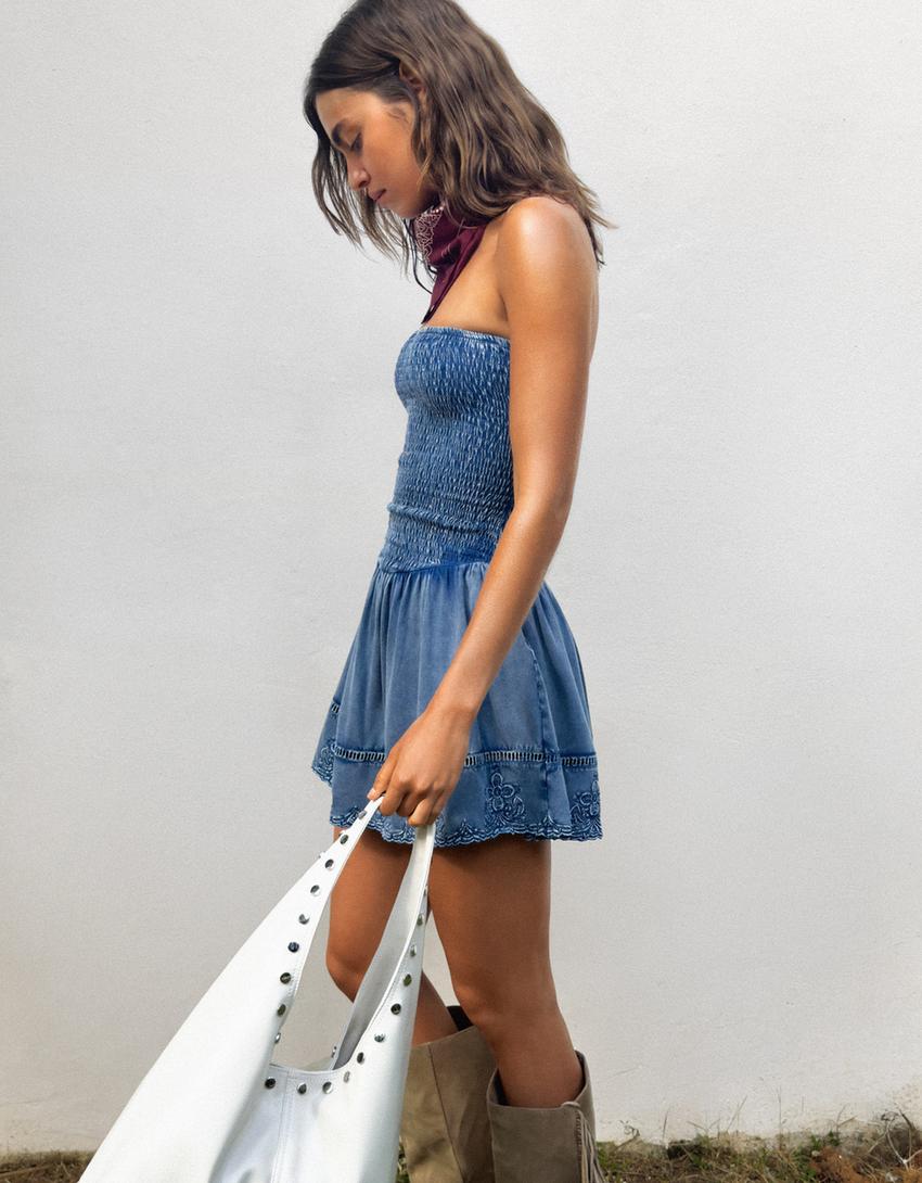 Mini-Kleid mit Rüschen