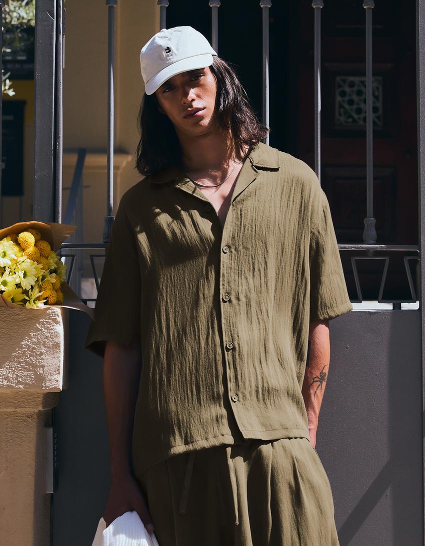 Kurzarmhemd im rustikalen Stil-Khaki
