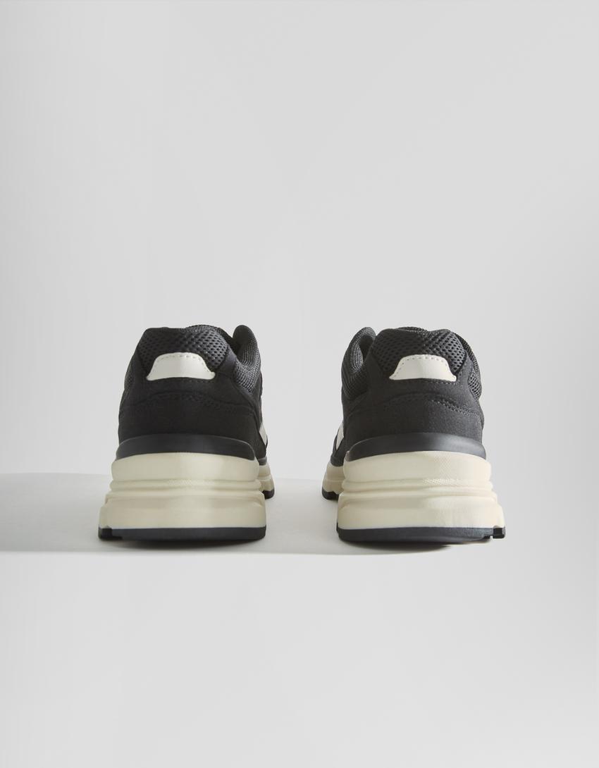 حذاء رياضي بتفاصيل نسيج شبكي-أسود