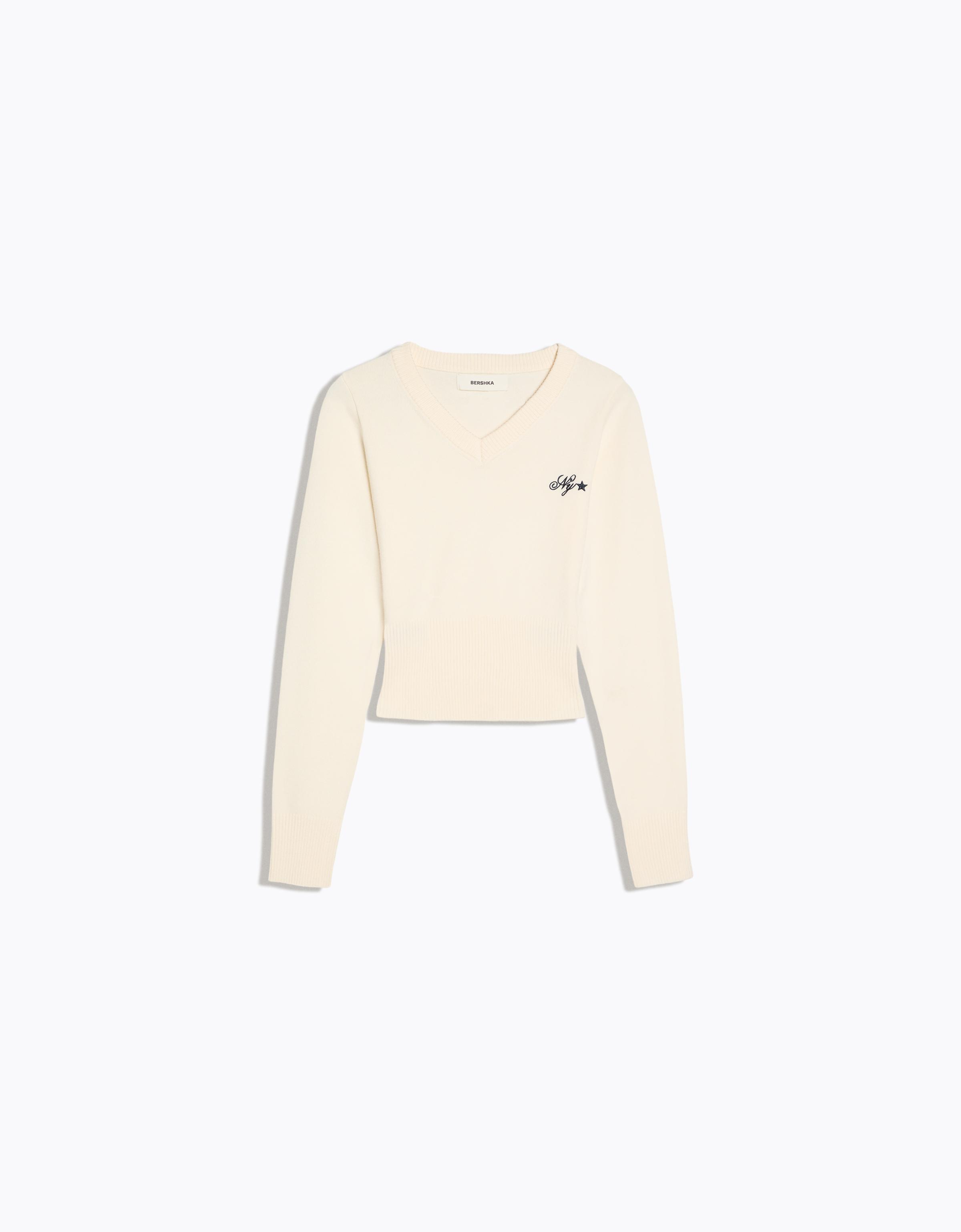 Embroidered V-neck jumper — Cream