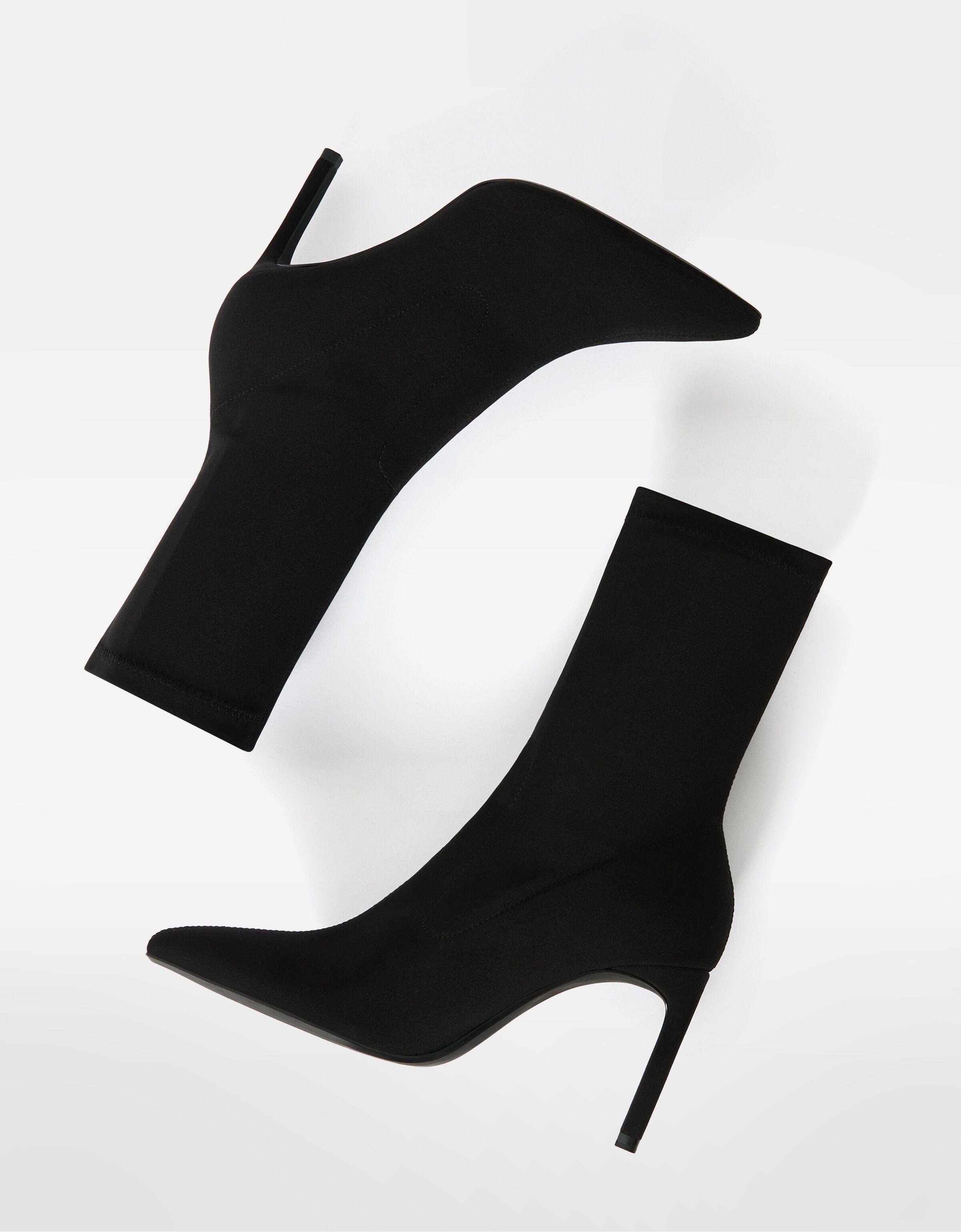 Fitted heel ankle boots — BLACK