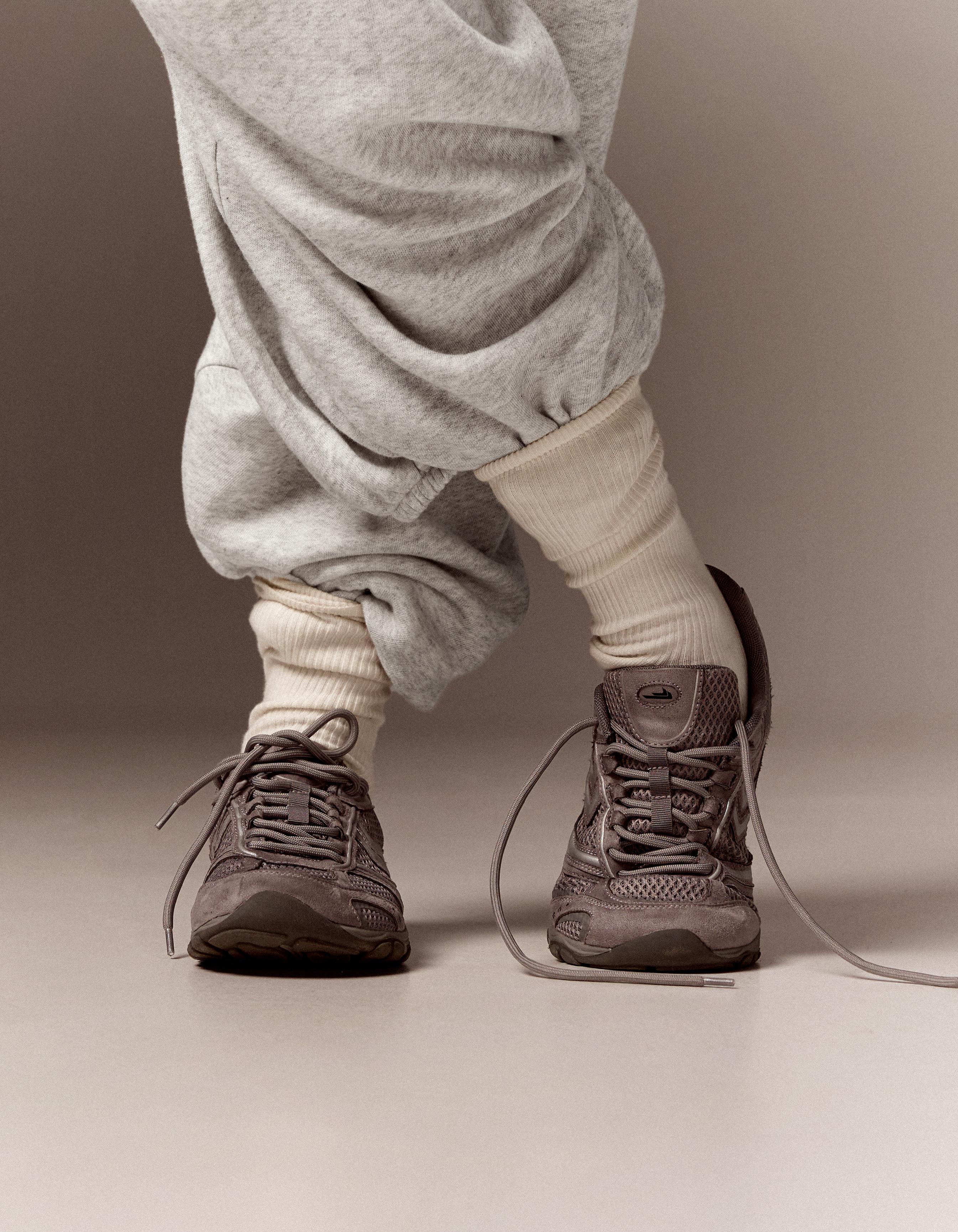 Balloon fit plush dancer trousers — Grey