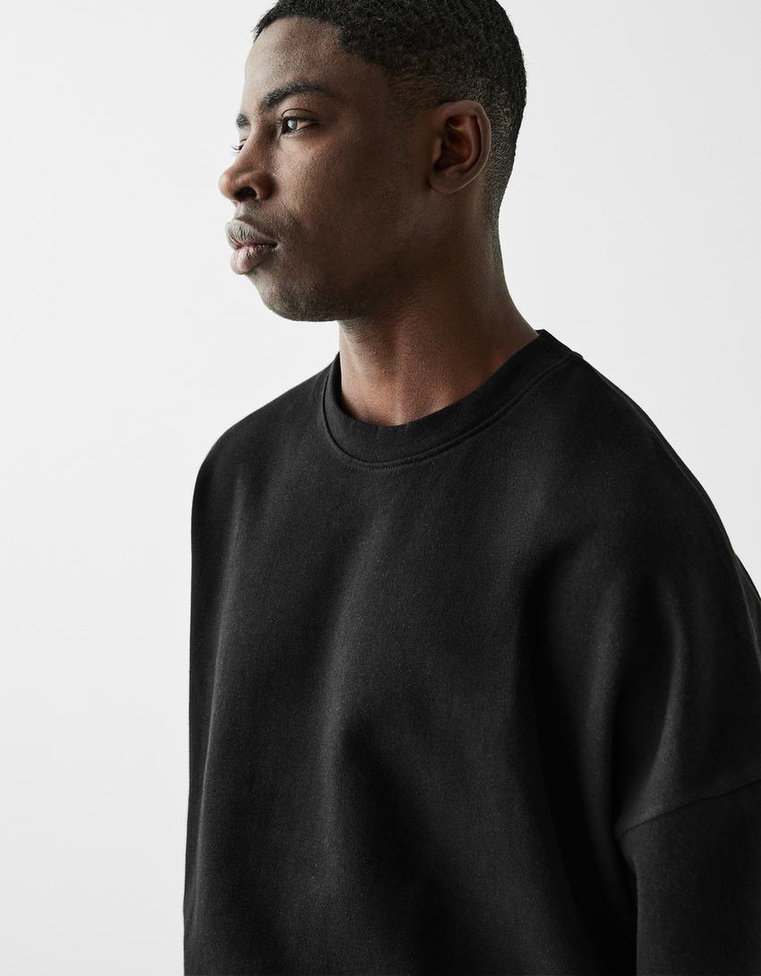 T-shirt manga curta cropped felpa-Preto-2