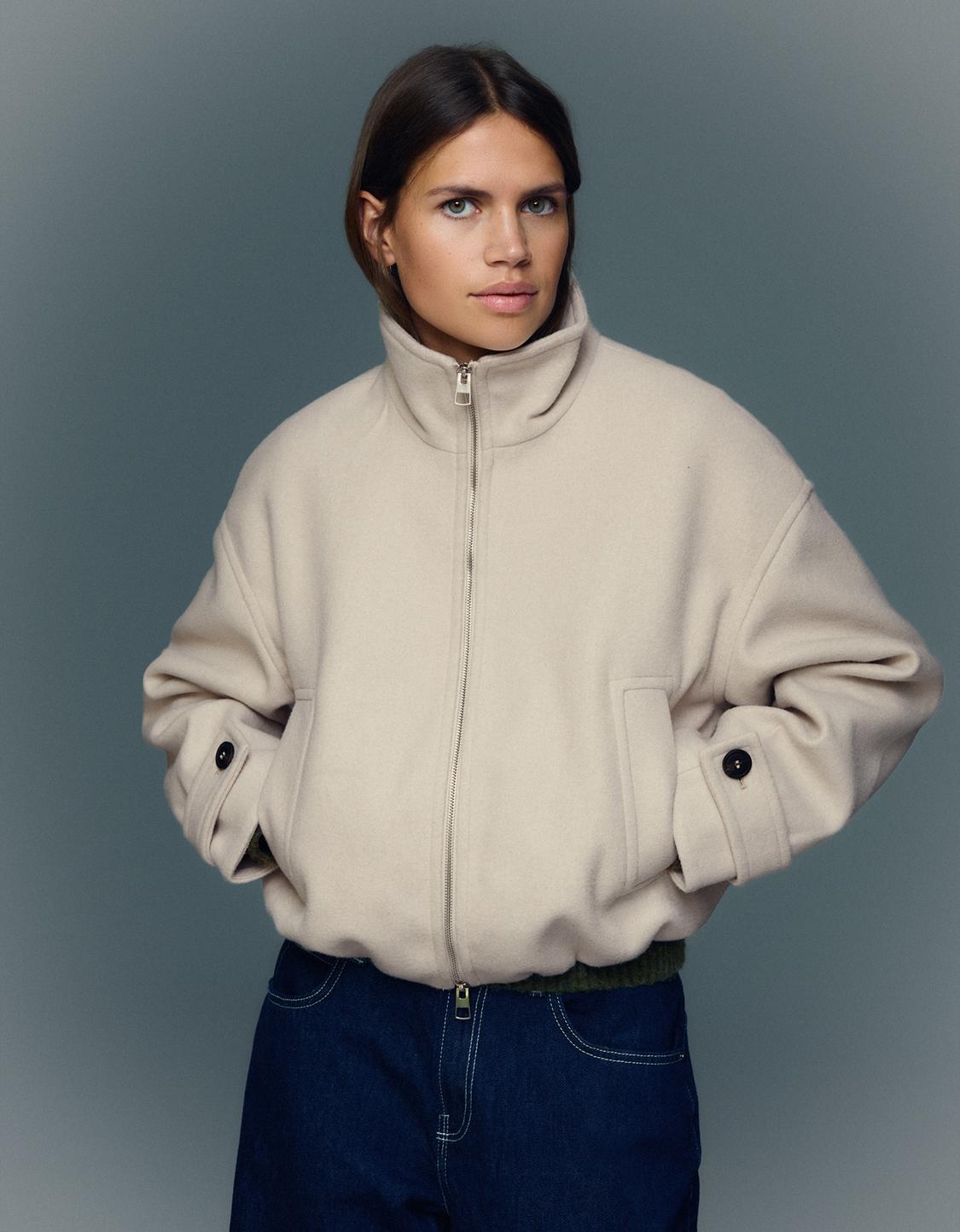 Cazadora soft touch cremallera