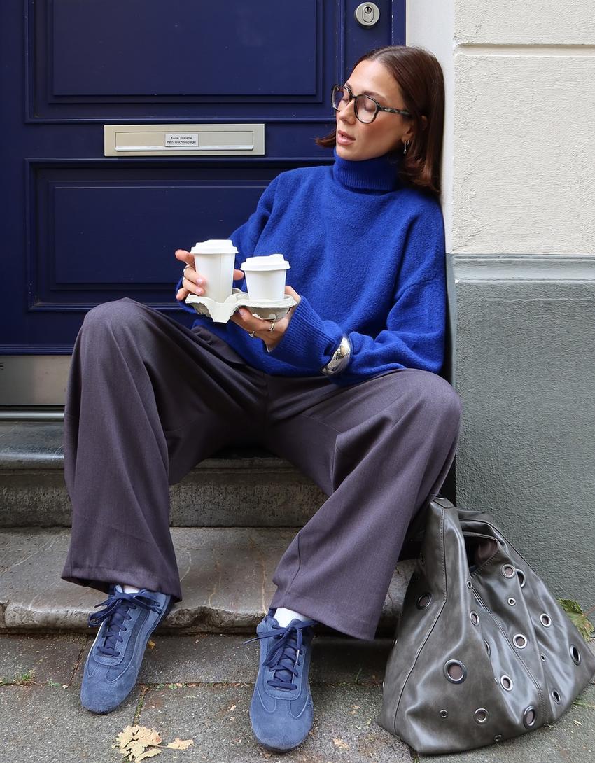 Oversize-Pullover mit Stehkragen-Blau