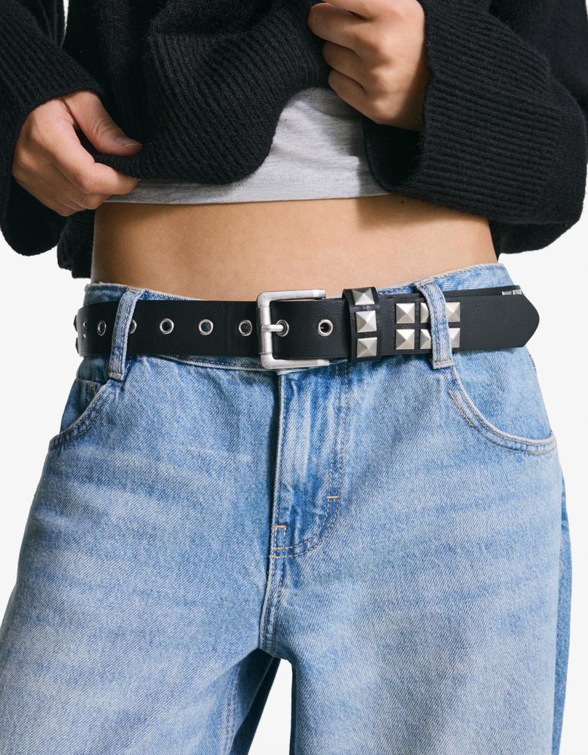 Cinto com tachas em polipele-Preto