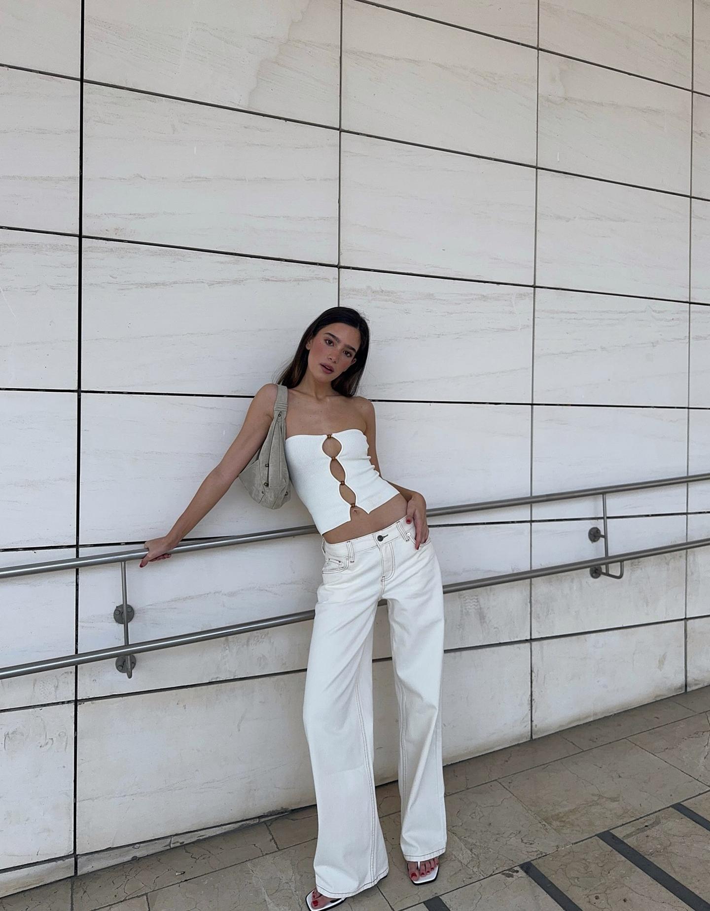 Bershka jeansy boyfriend kremowy