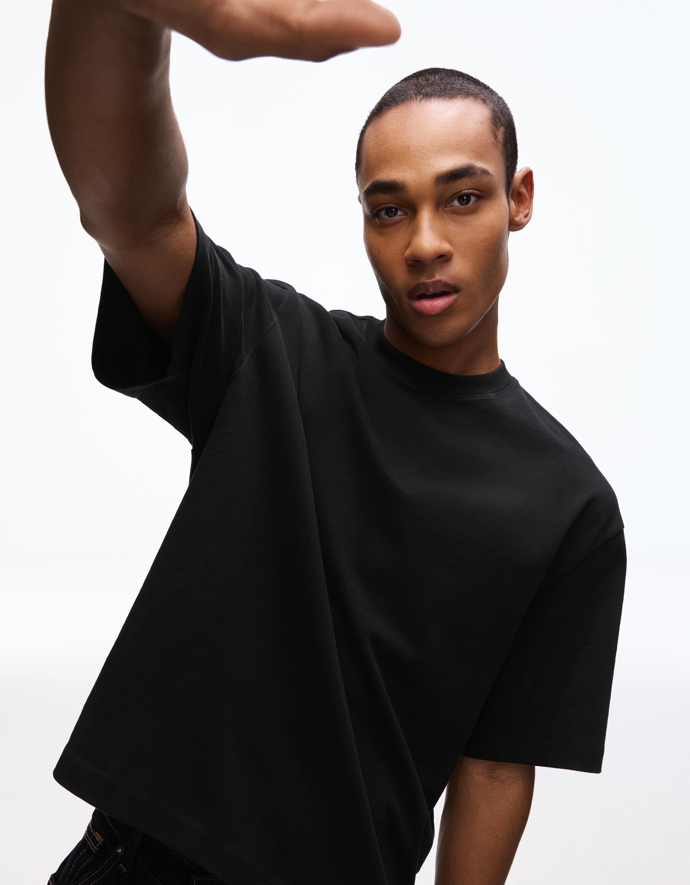 Kısa kollu boxy fit tişört - Görsel 35