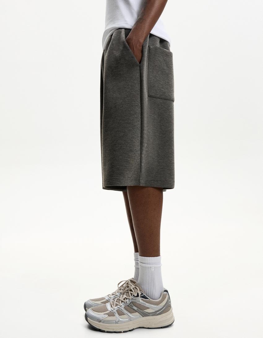 Oversize bermudashorts med neopreneffekt-Grå-2