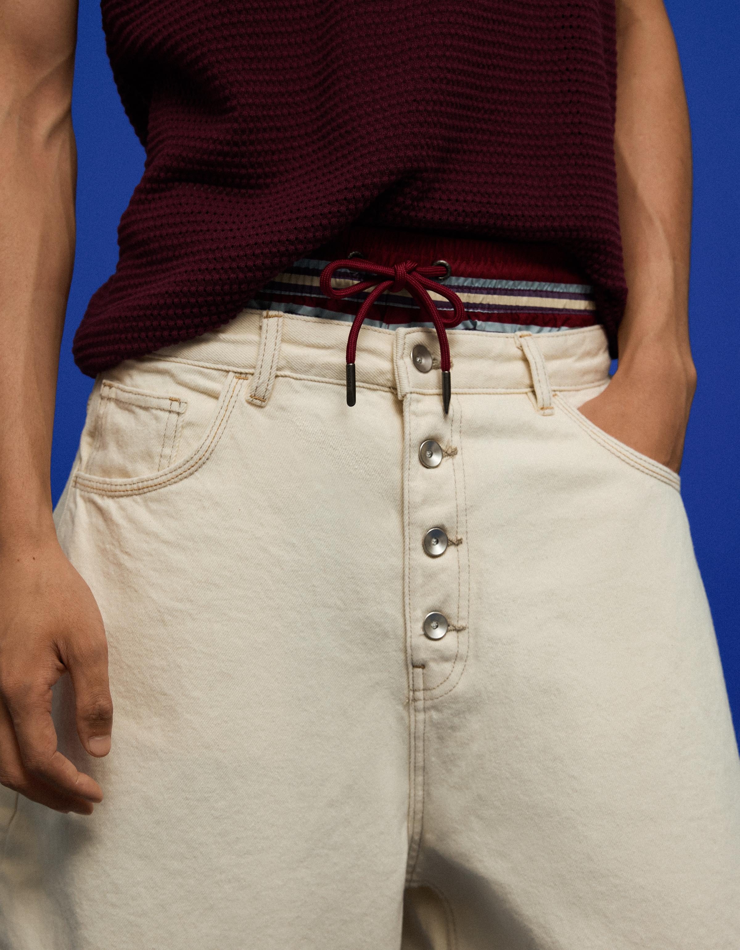 Barrel leg denim Bermuda shorts — Cream