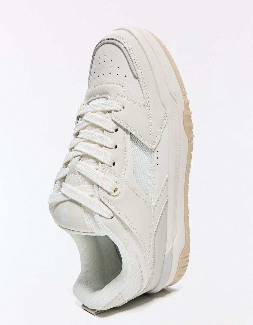 Sneaker mit dicker Sohle und mehreren Elementen-Weiss
