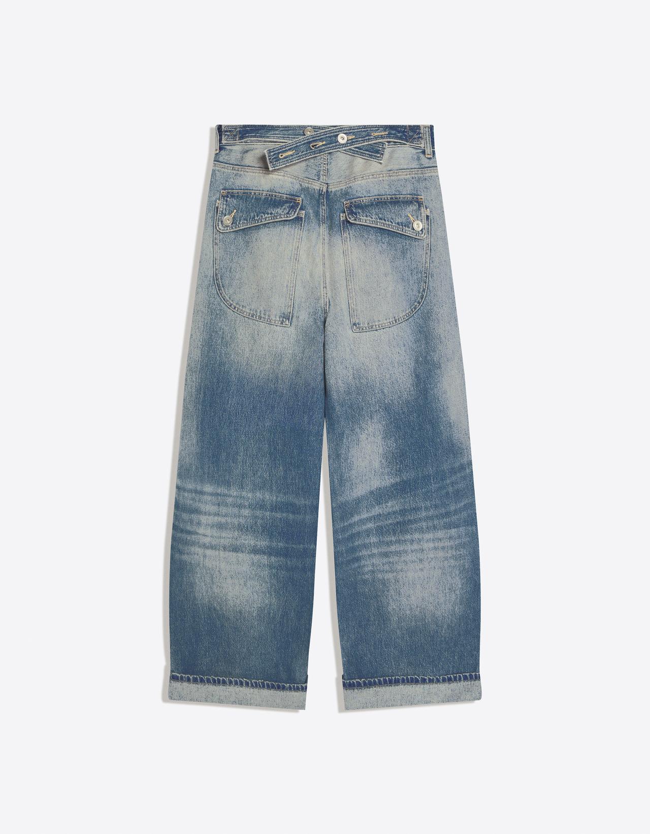 Ripped balloon fit jeans with back buckle — Light blue