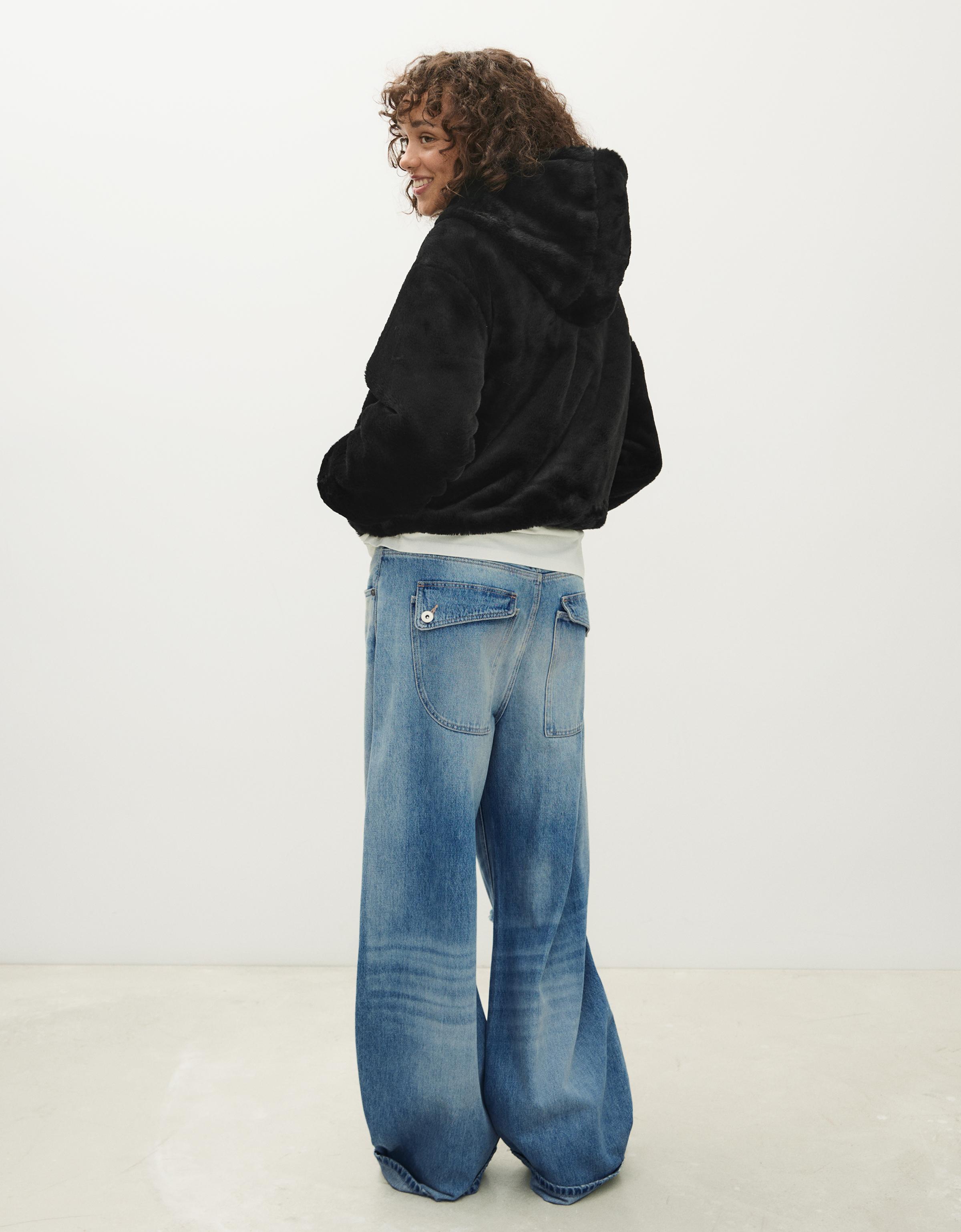 Hooded jacket with fur — Black