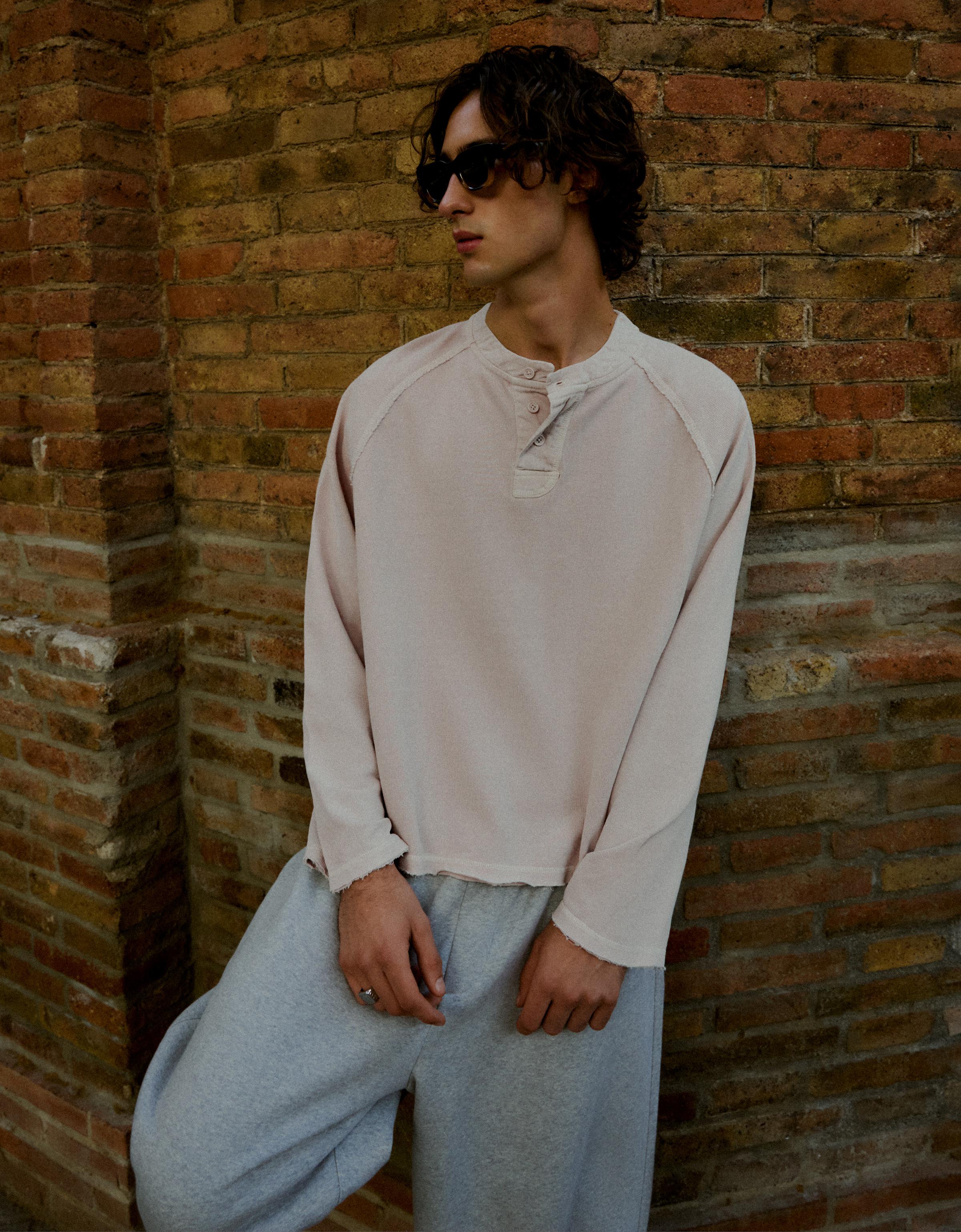 Long sleeve henley print T-shirt — Sand