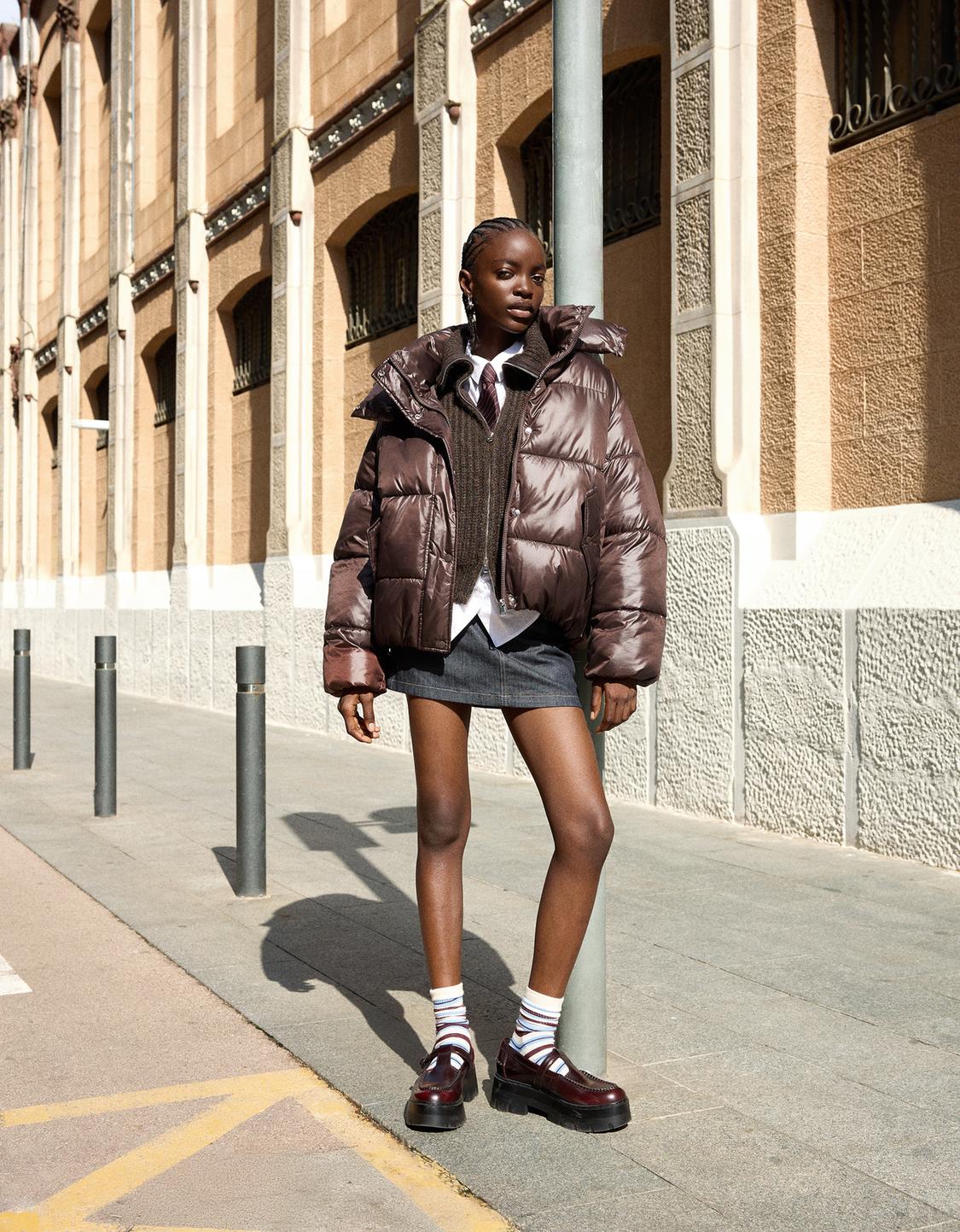 Puffer jacket with hood