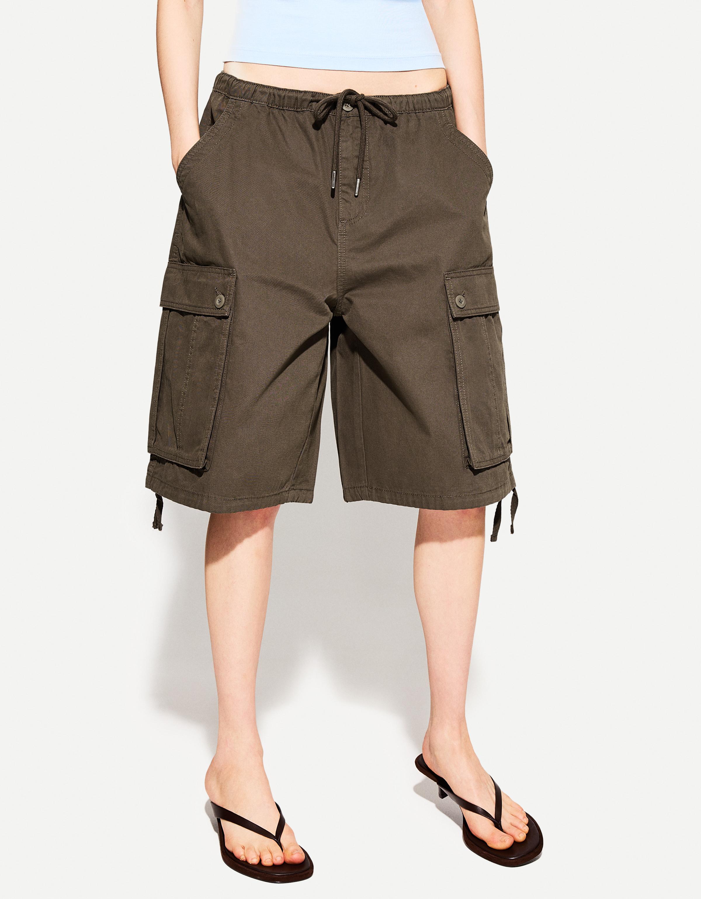 Bershka Cargo-Bermudashorts Damen L Sandfarbe