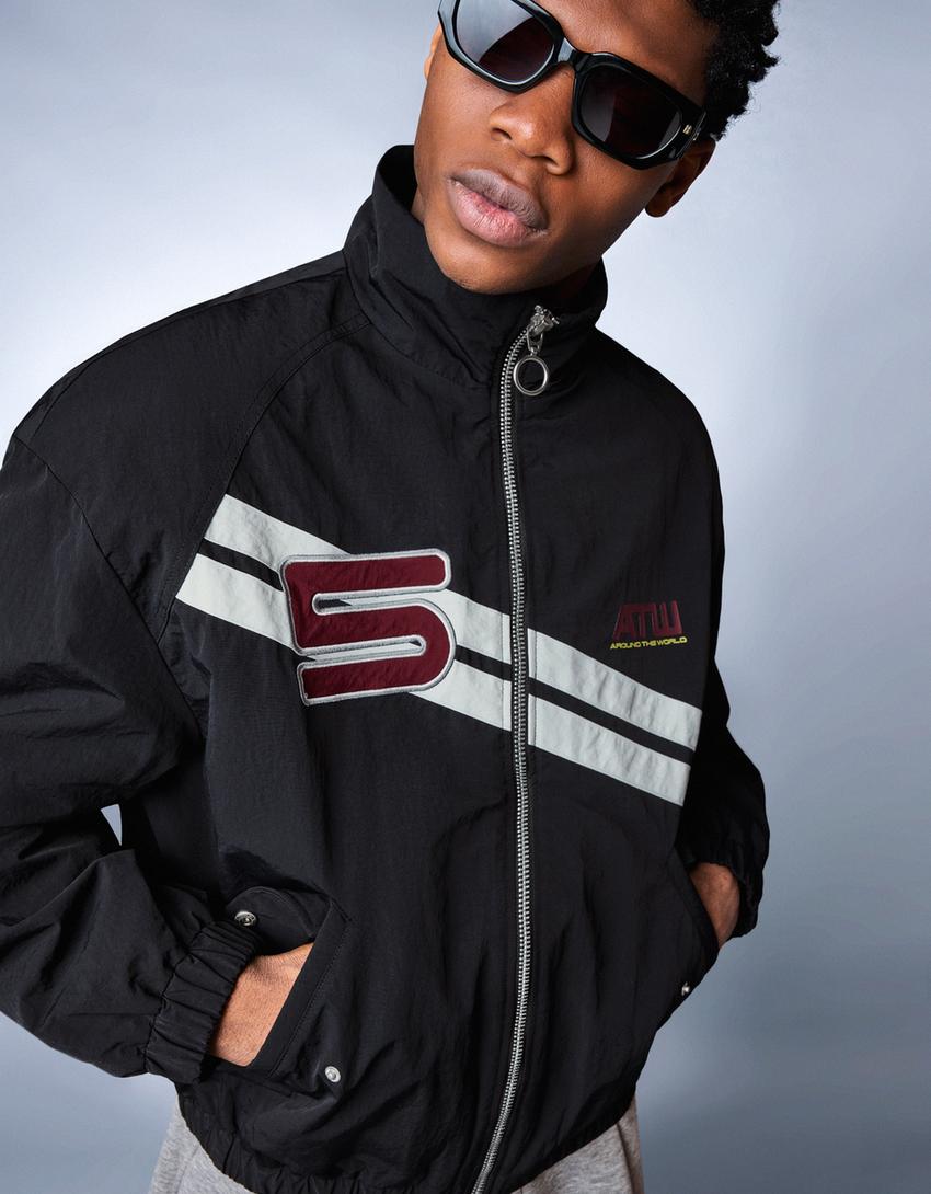 Cazadora cremallera print-Negro