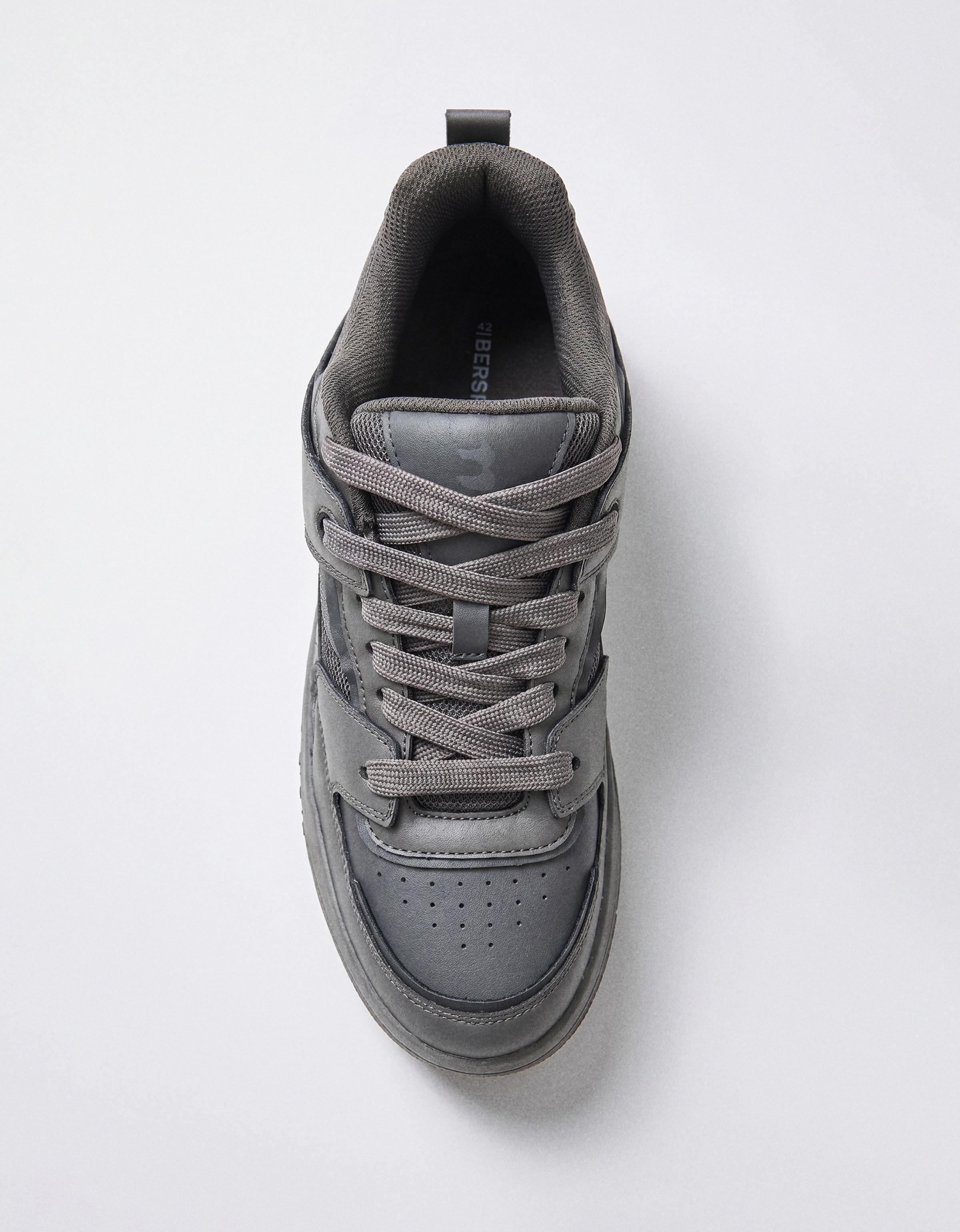 SKATE SNEAKERS — Grey