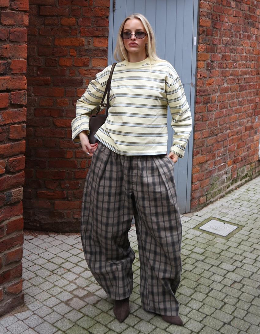 Striped round neck jumper-Yellow