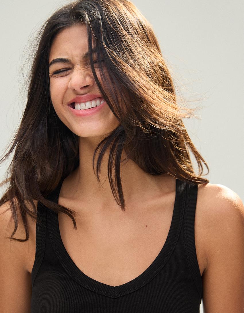 Basic ribbed strappy T-shirt-Black