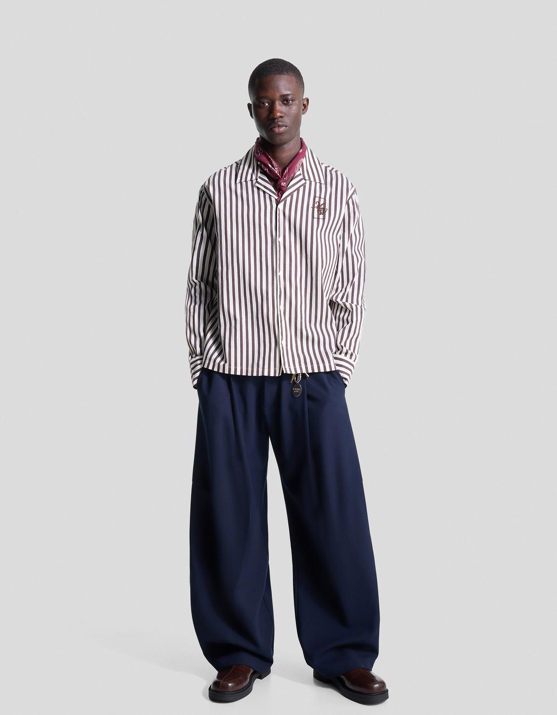 Boxy-fit shirt with embroidered print