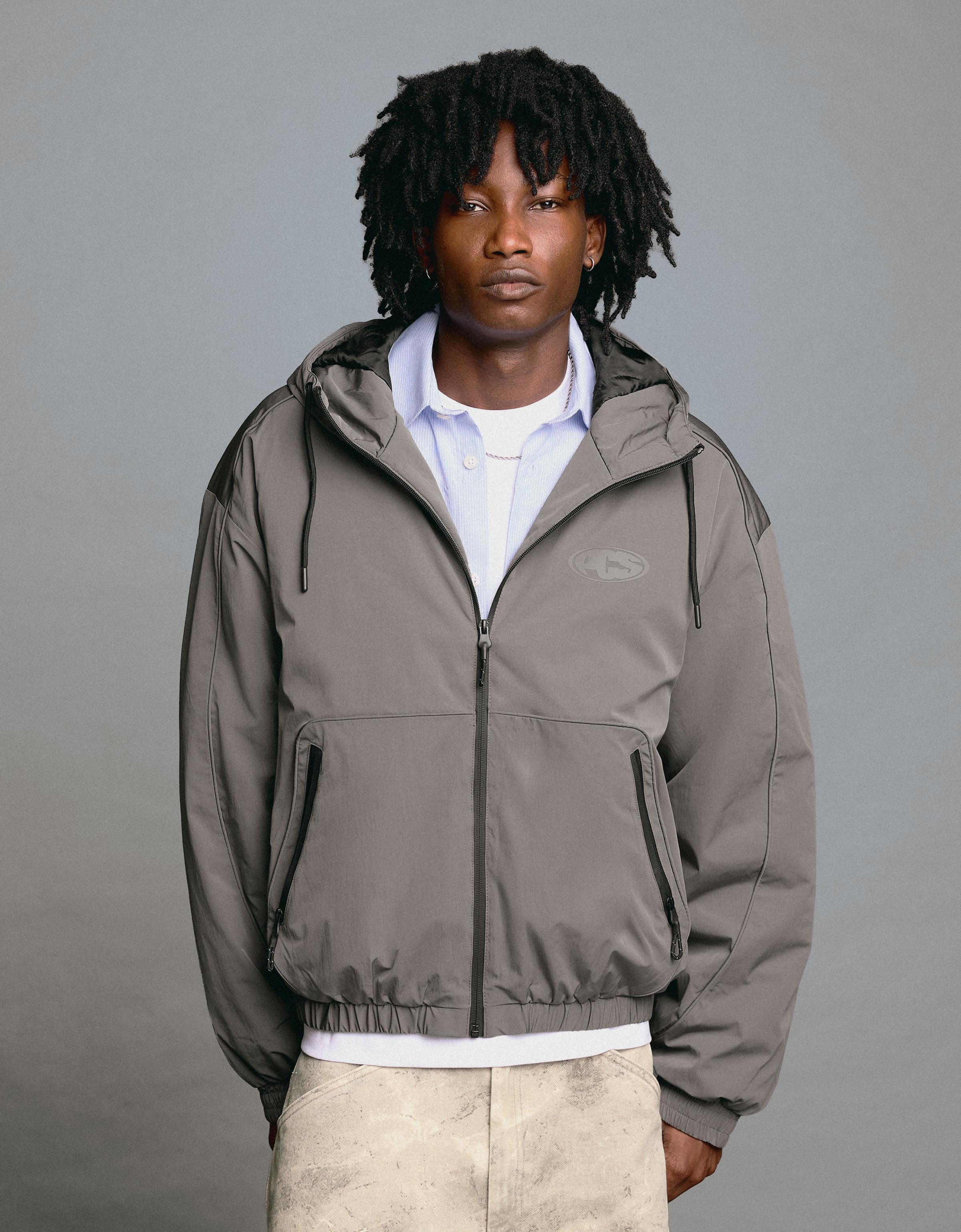 Bershka Cazadora Técnica Capucha Hombre Gris