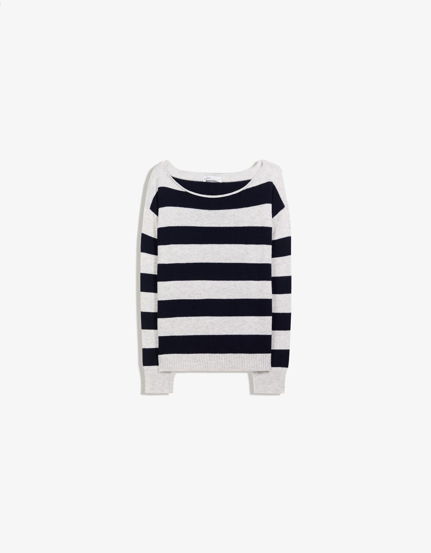 Bershka sweter z dekoltem w łódkę z nadrukiem niebieski